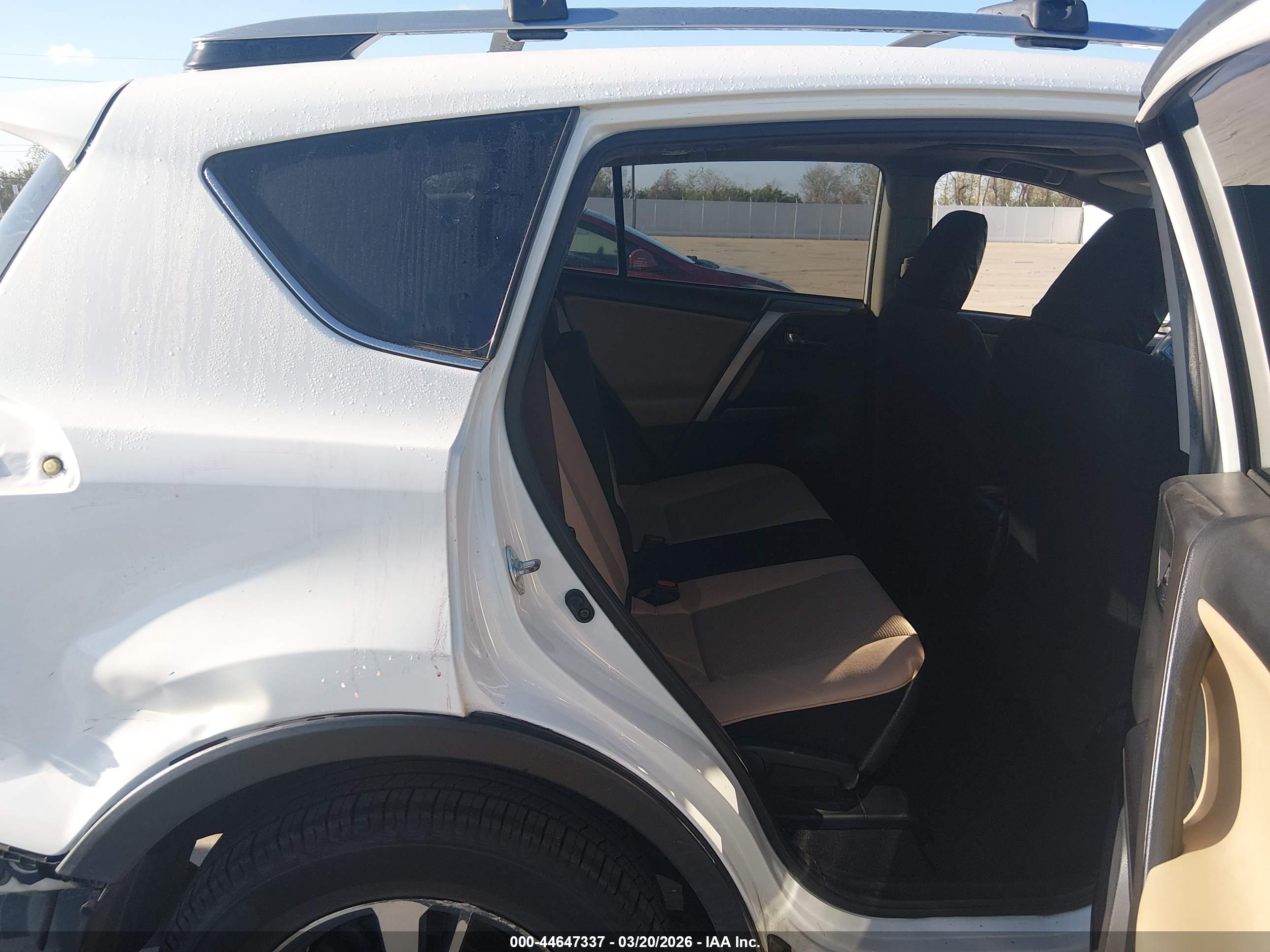 TOYOTA RAV4 image 8