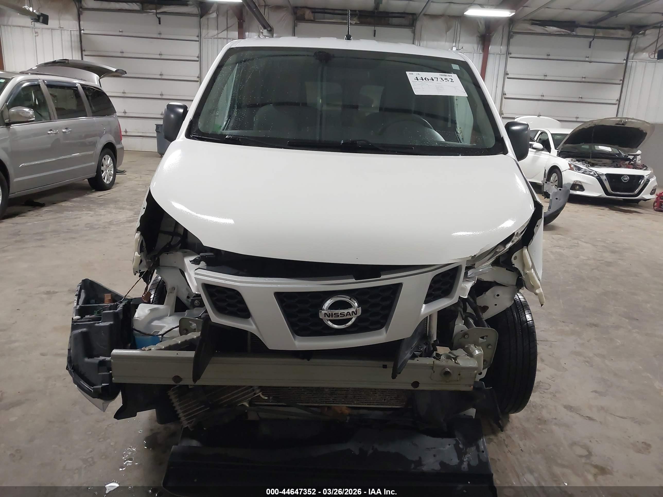 NISSAN NV200 image 6
