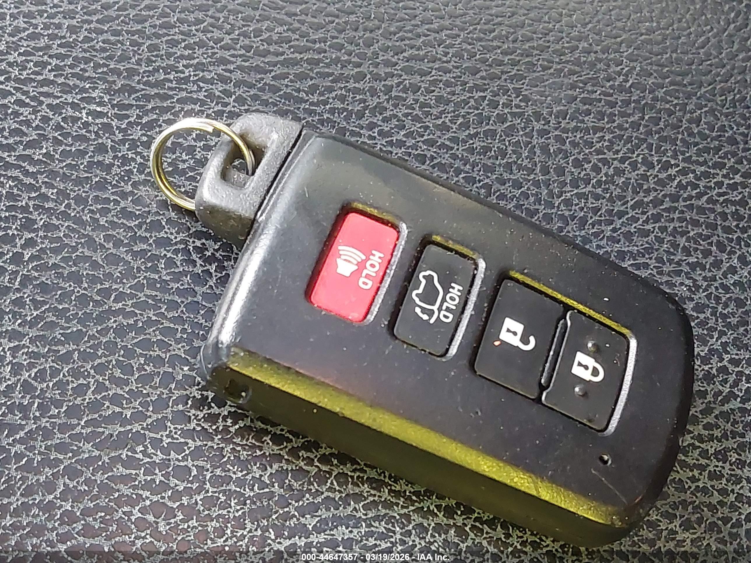 TOYOTA RAV4 image 11
