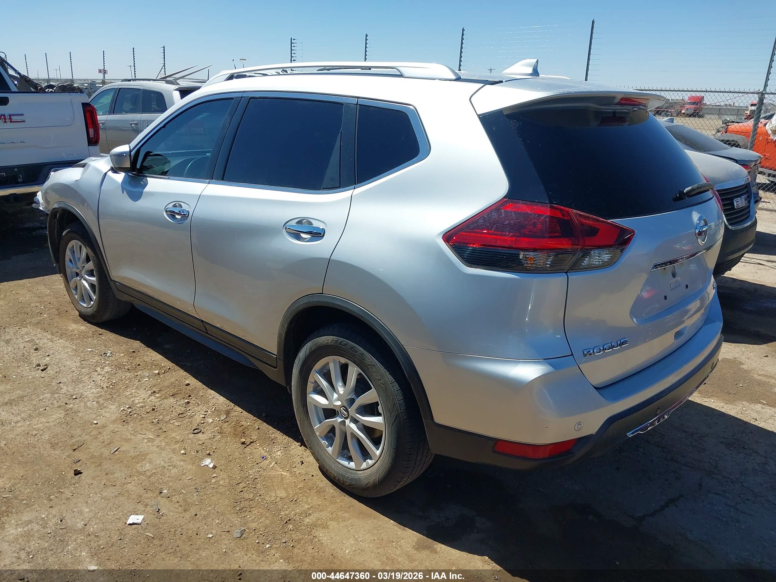 NISSAN ROGUE image 3