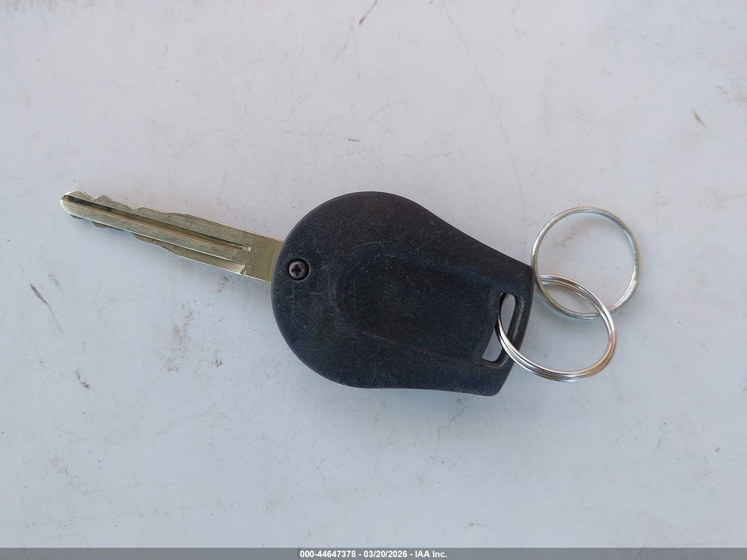 NISSAN VERSA image 11