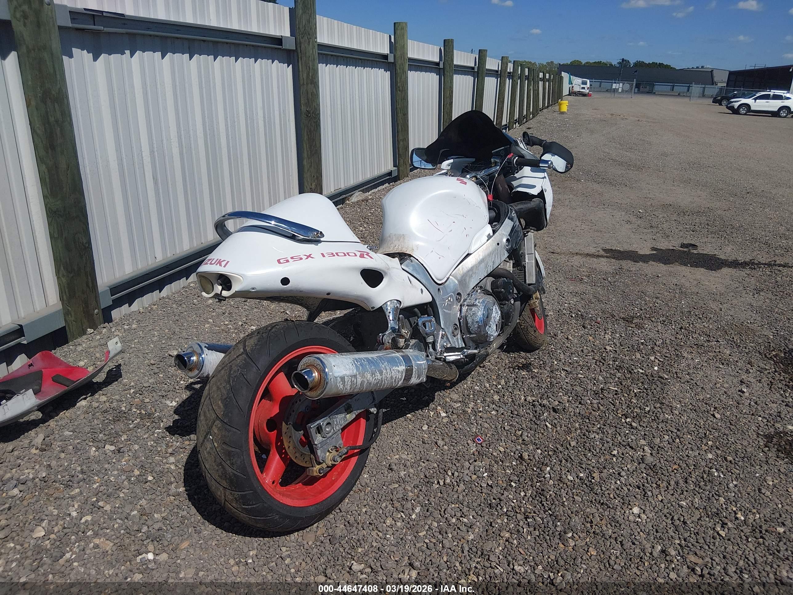 SUZUKI GSX1300 image 4
