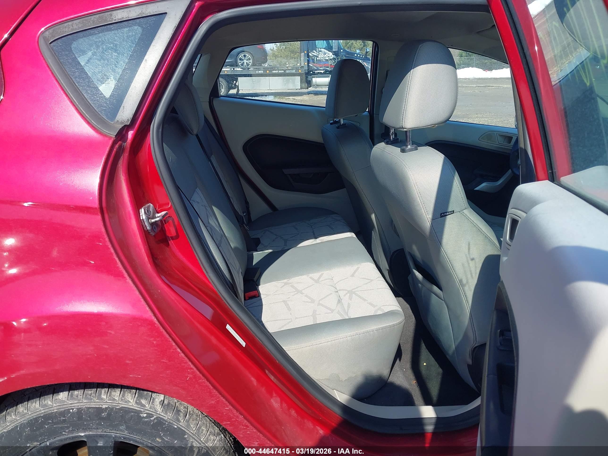 FORD FIESTA image 8