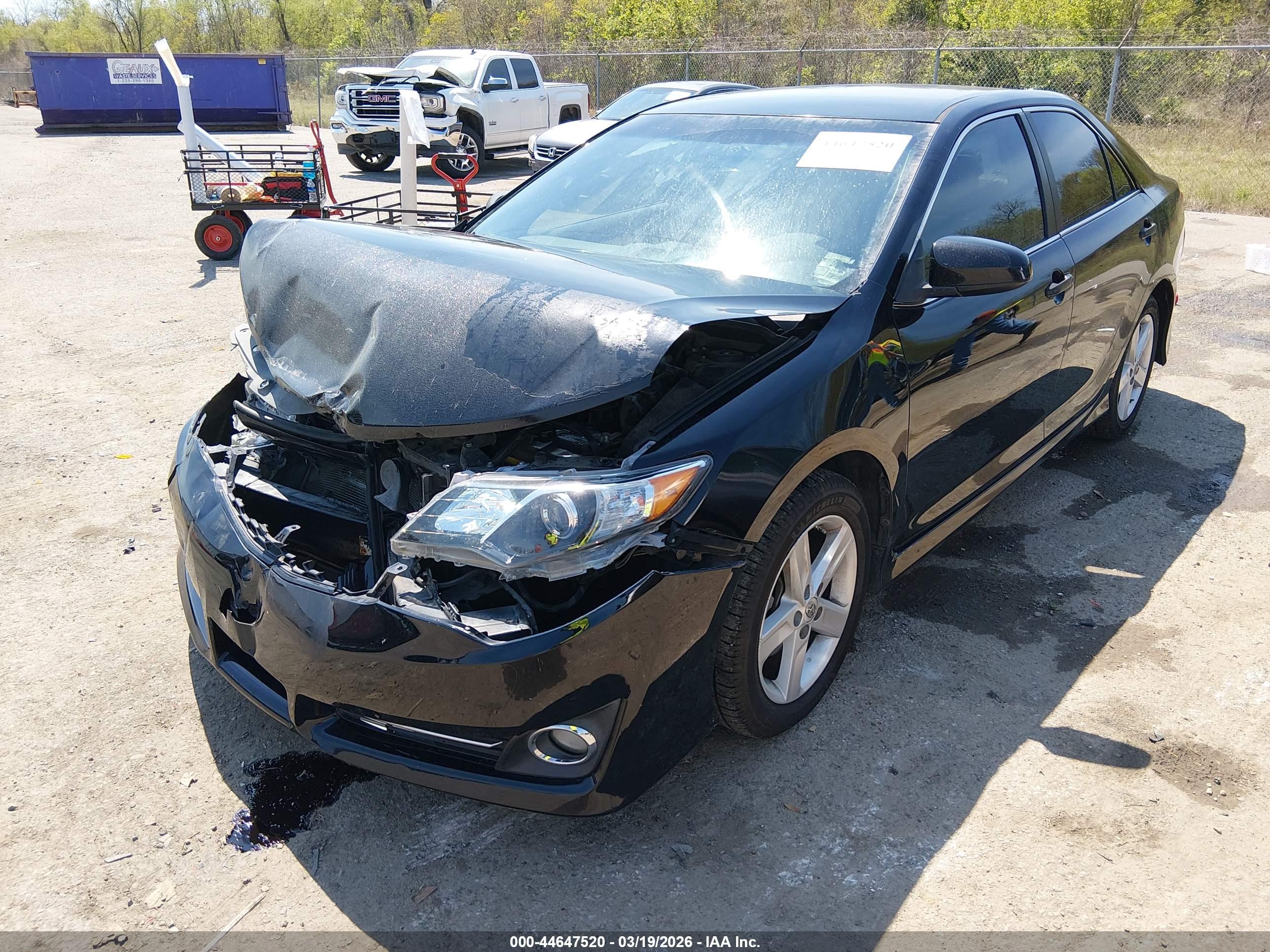 TOYOTA CAMRY image 2