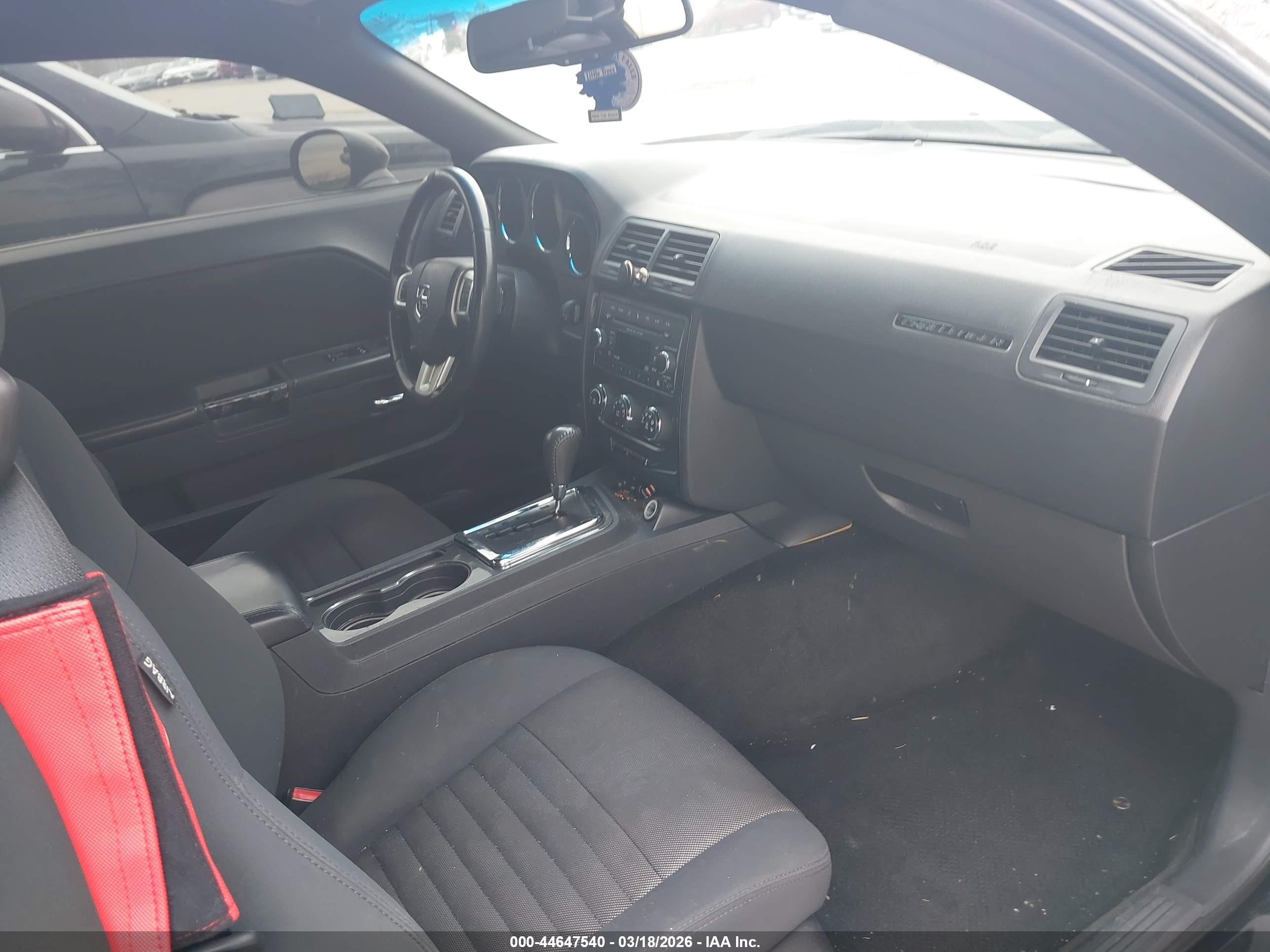 DODGE CHALLENGER image 5
