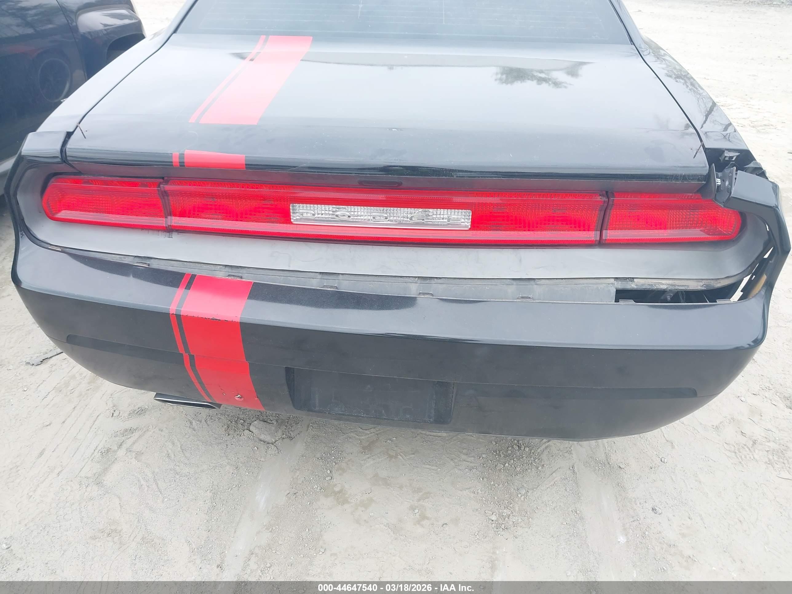 DODGE CHALLENGER image 6