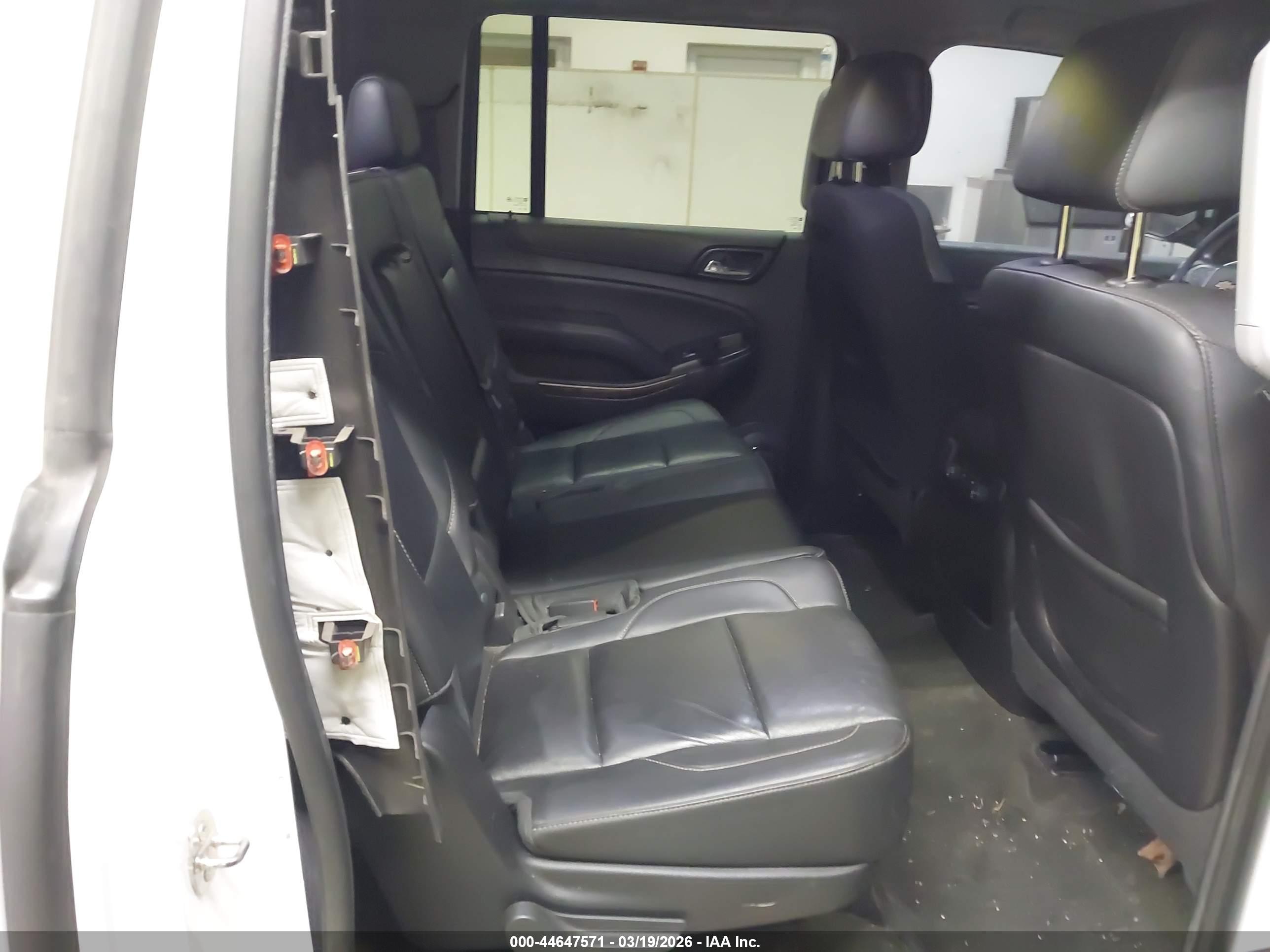 CHEVROLET SUBURBAN image 8