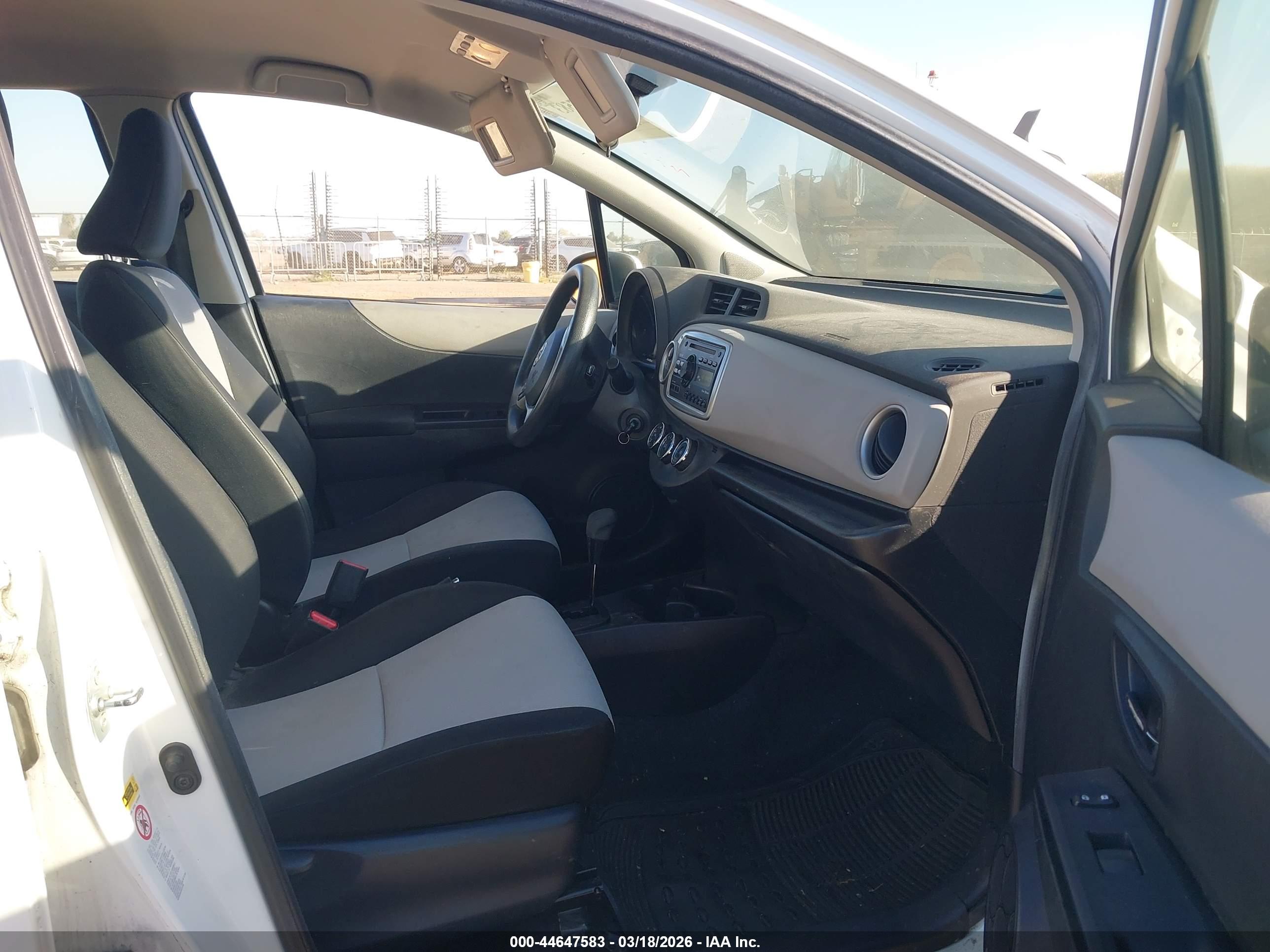 TOYOTA YARIS image 5