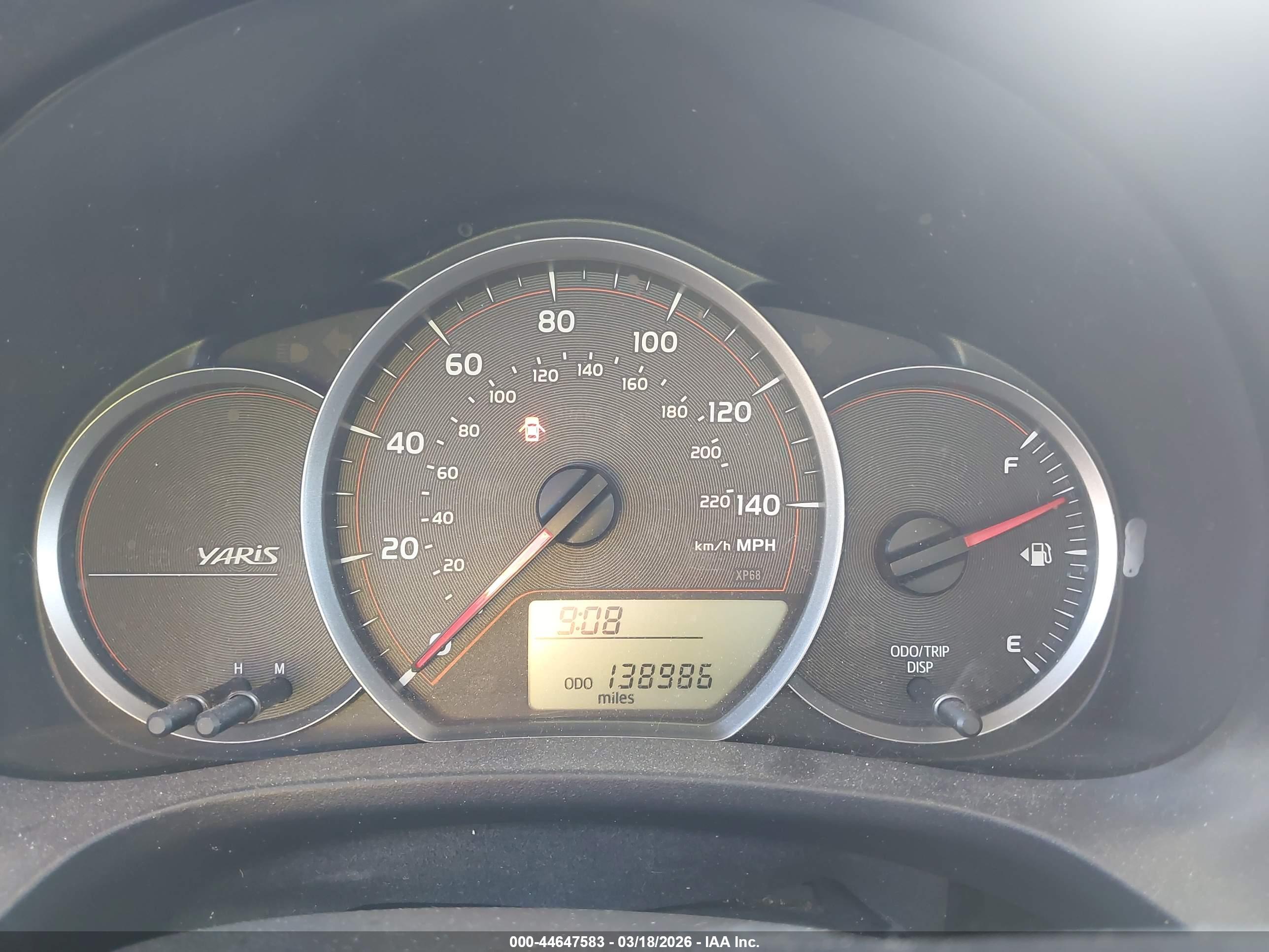 TOYOTA YARIS image 7