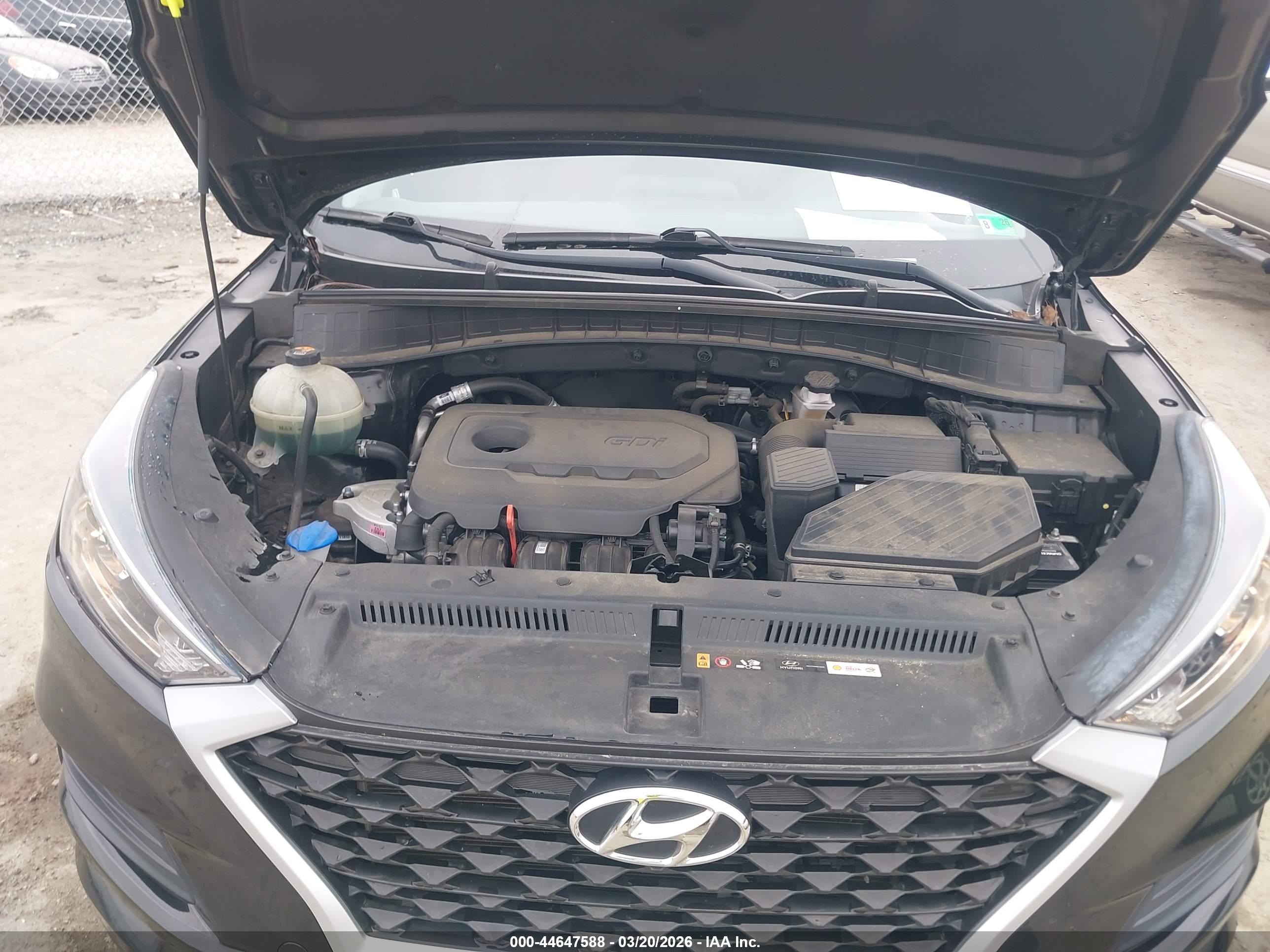 HYUNDAI TUCSON image 10