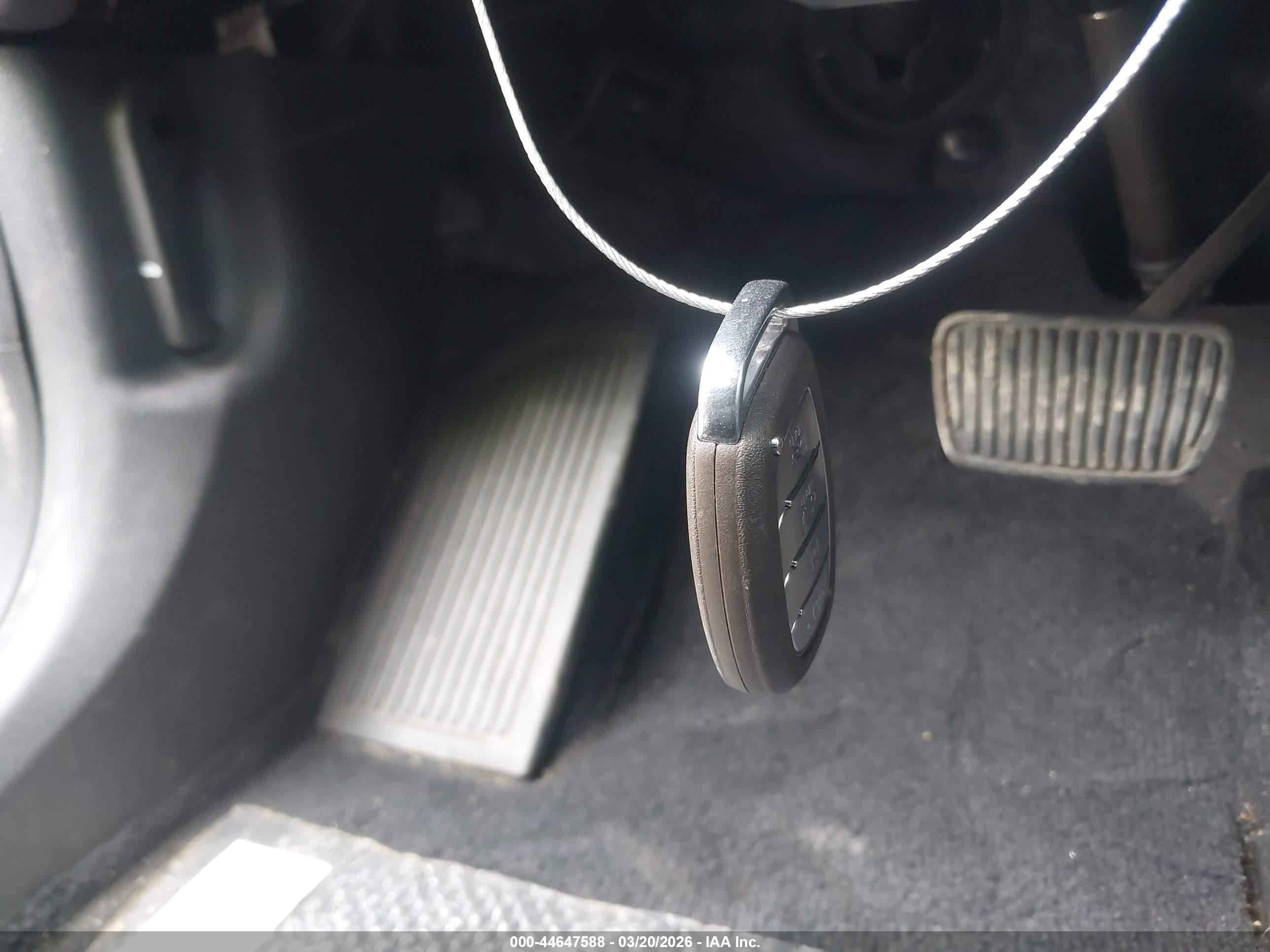 HYUNDAI TUCSON image 11