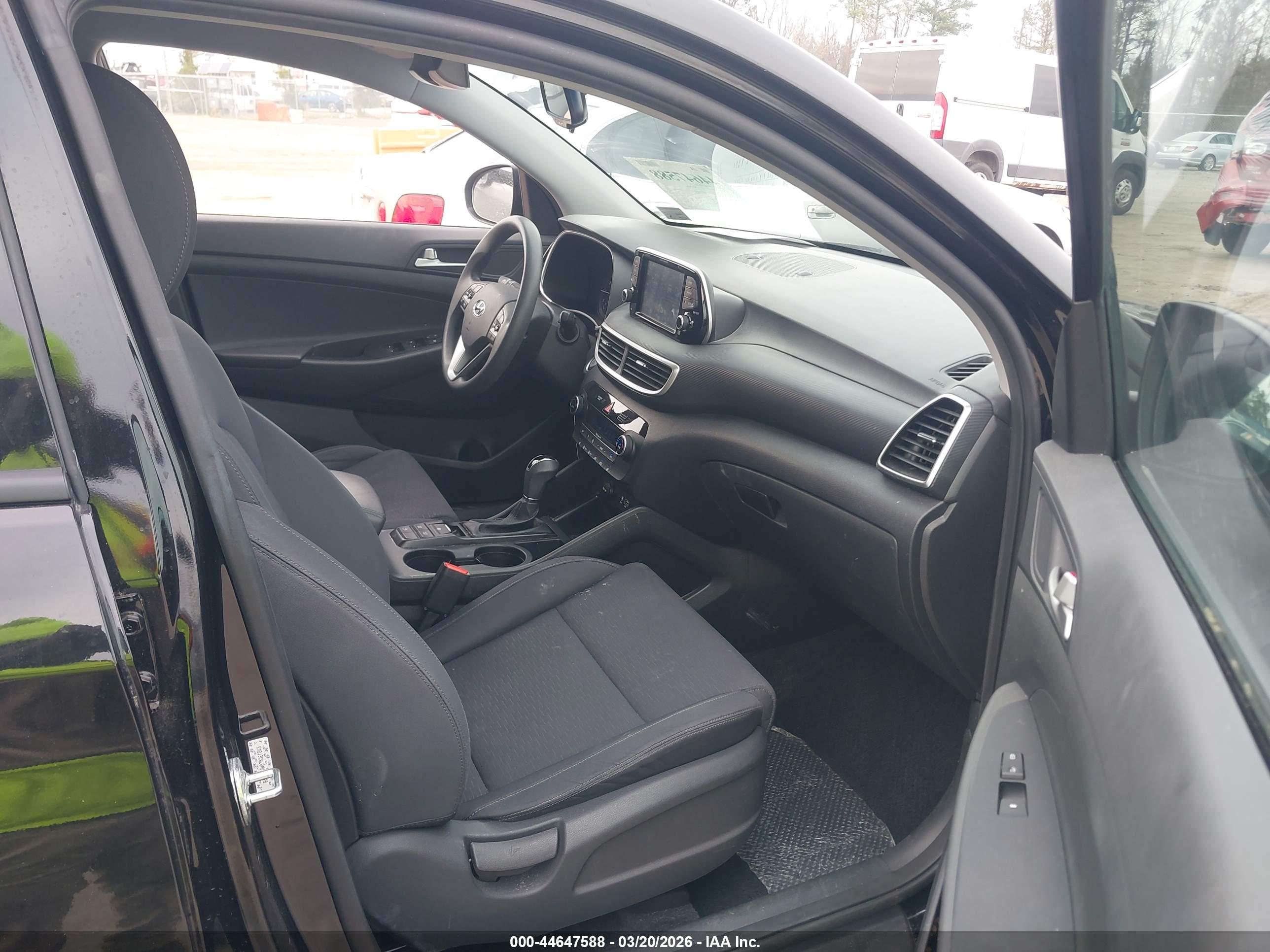 HYUNDAI TUCSON image 5