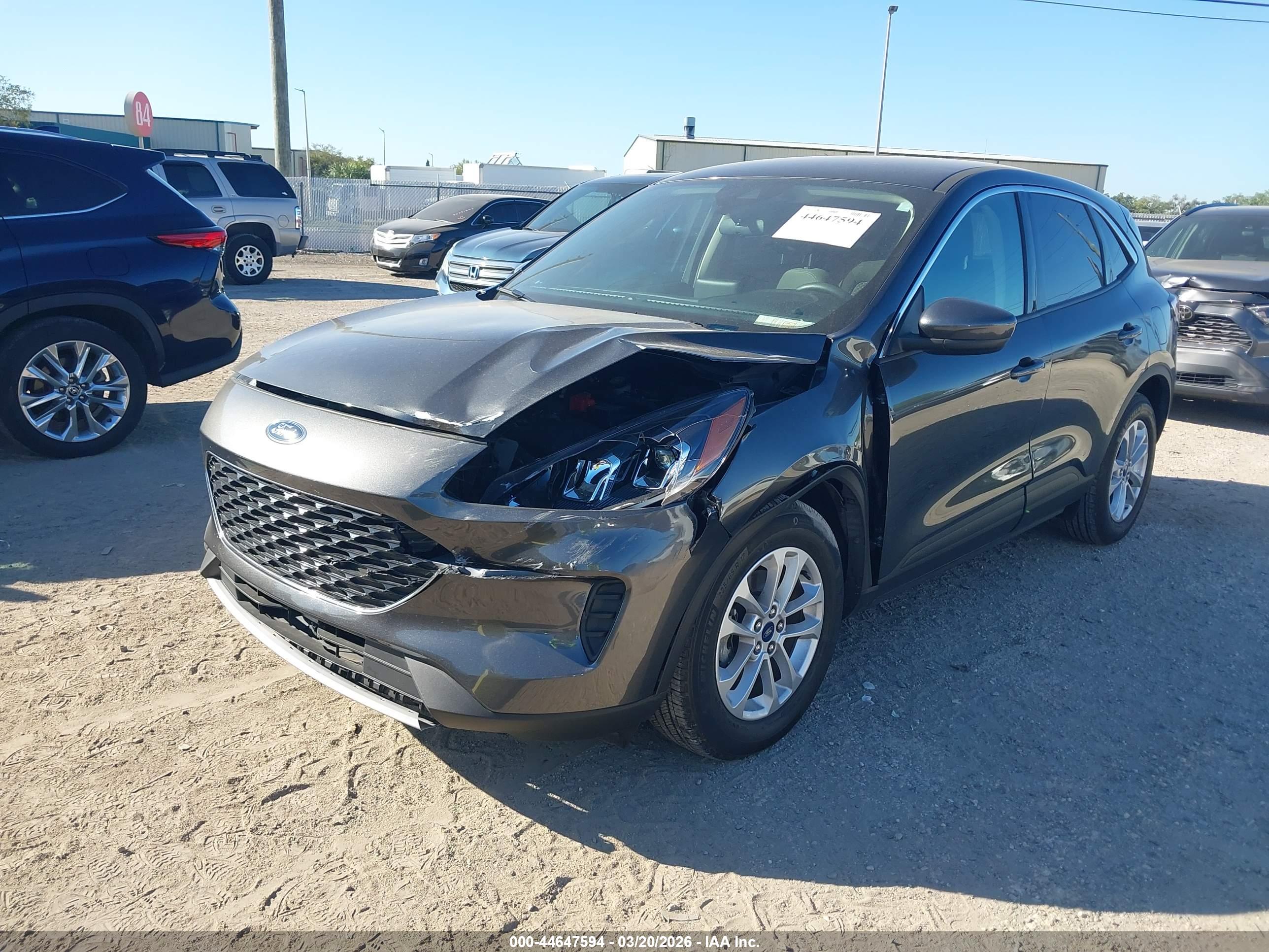 FORD ESCAPE image 2