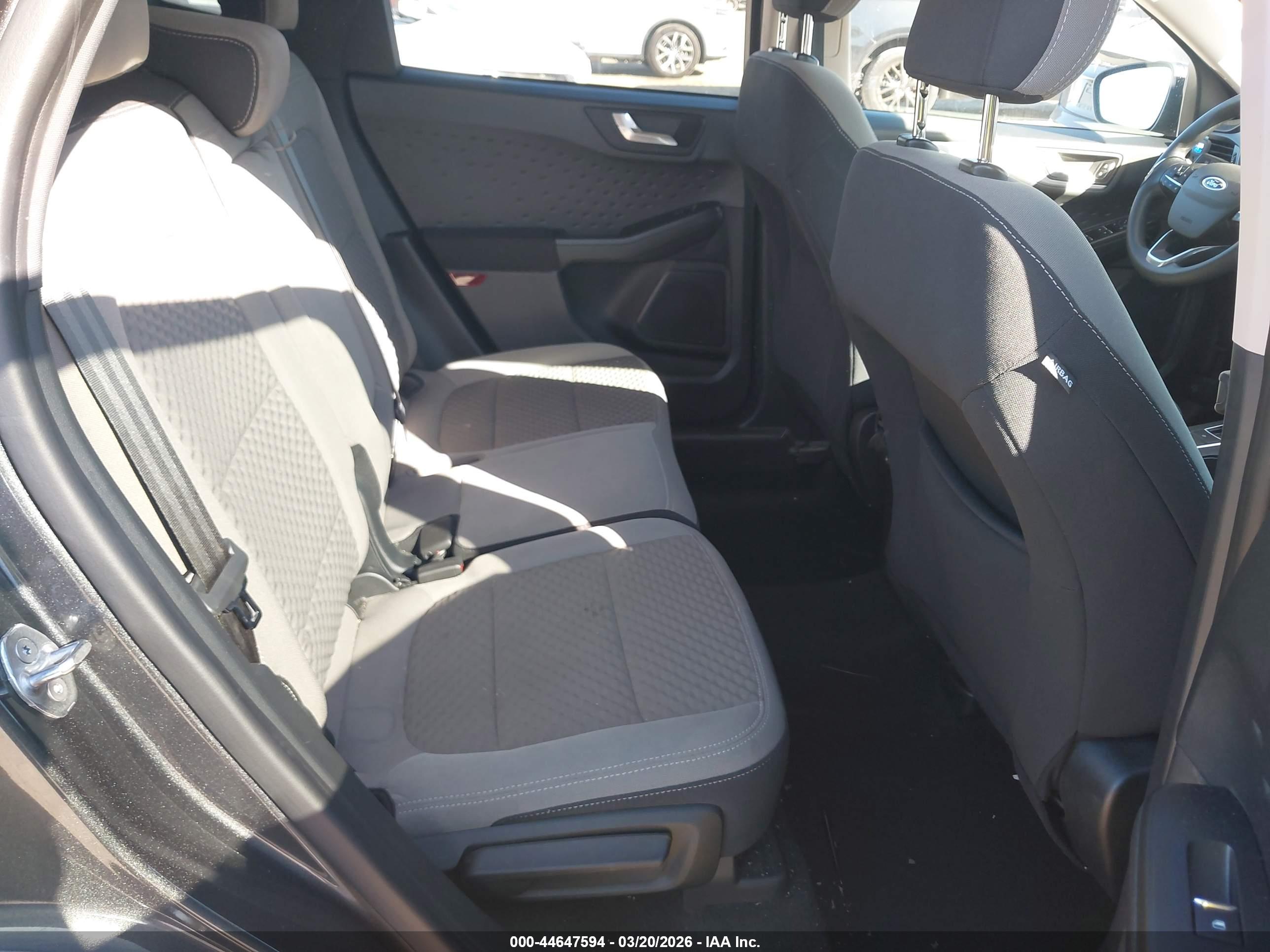 FORD ESCAPE image 8