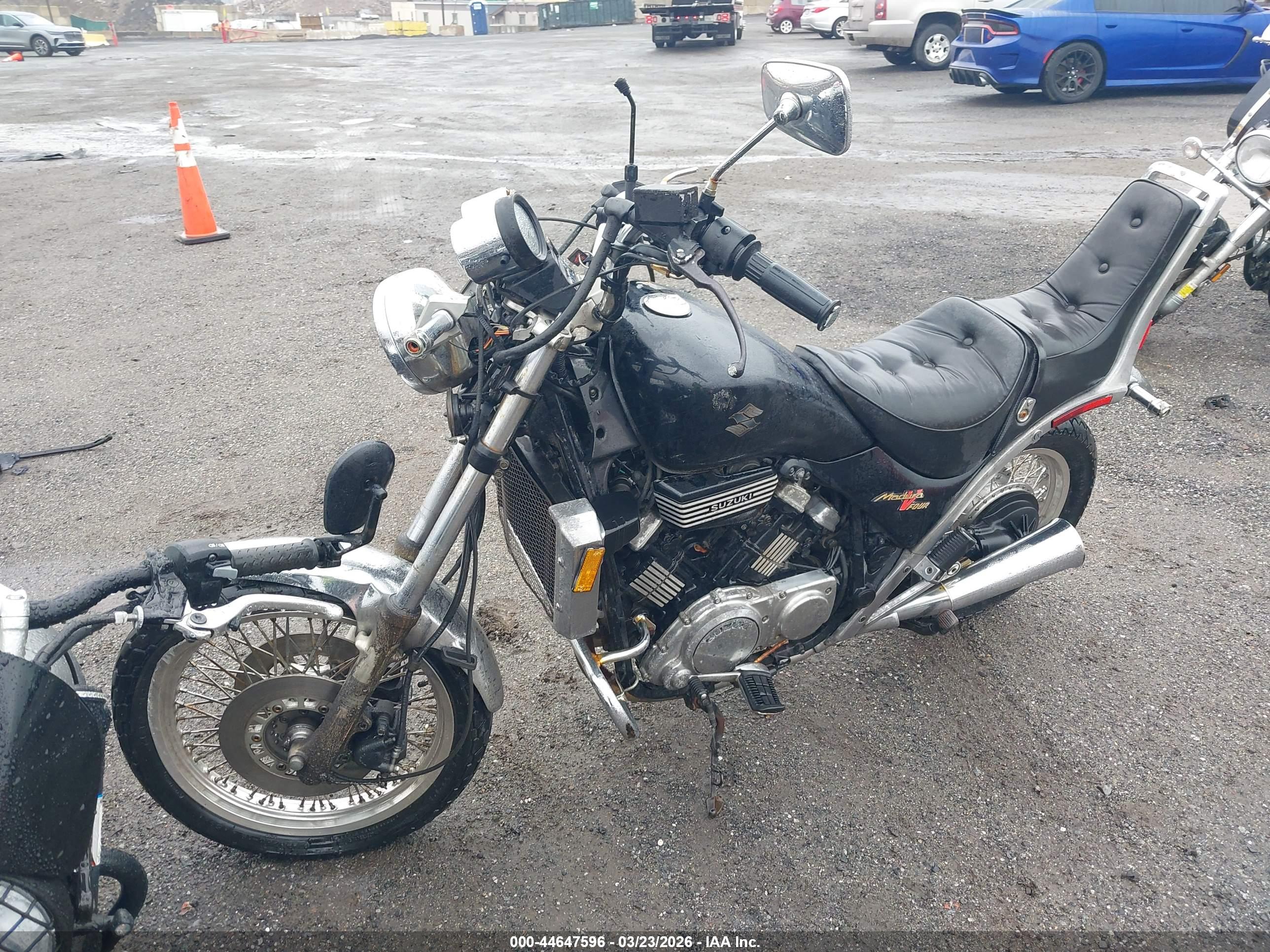 SUZUKI GV700 image 2