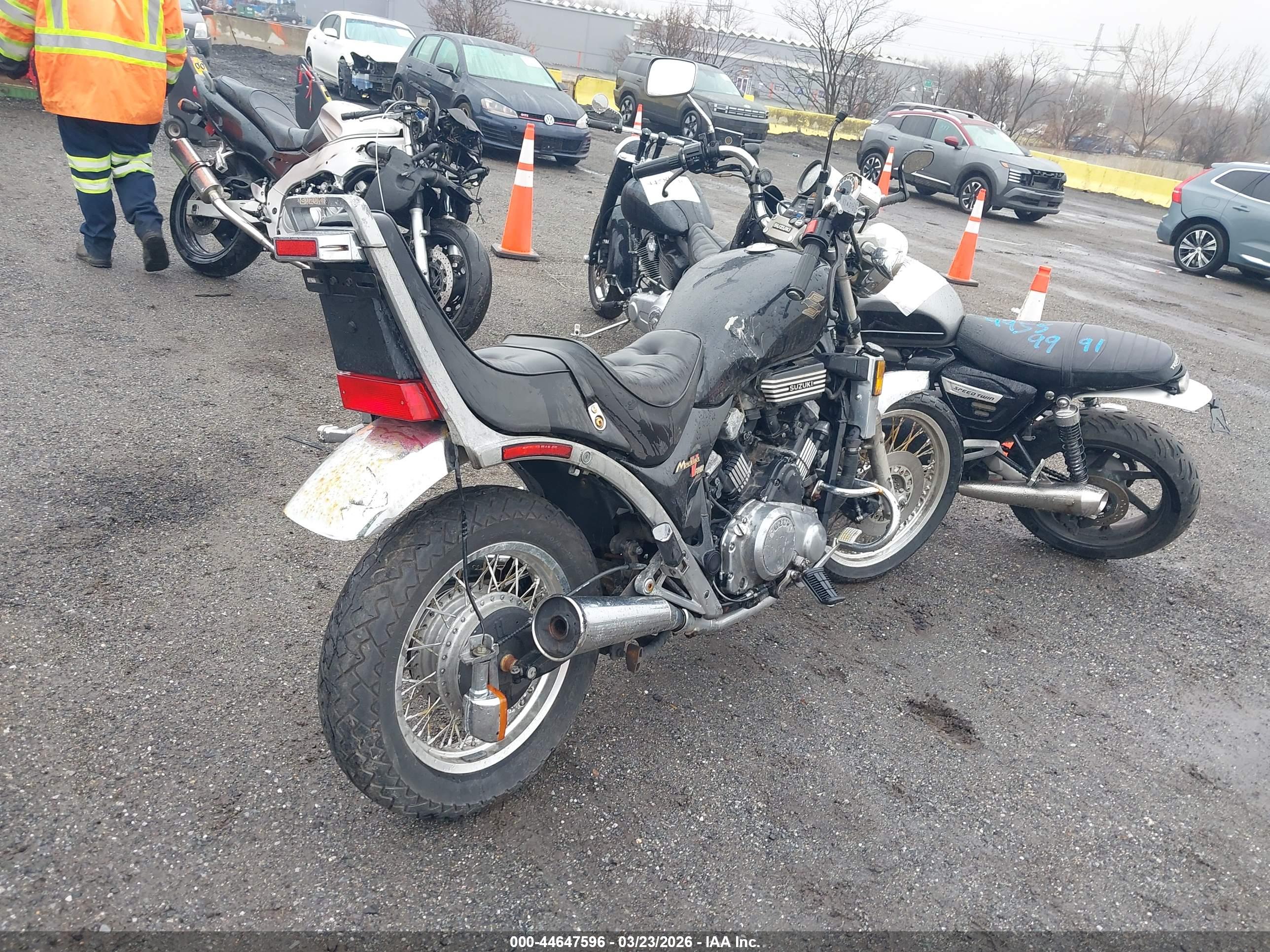 SUZUKI GV700 image 4