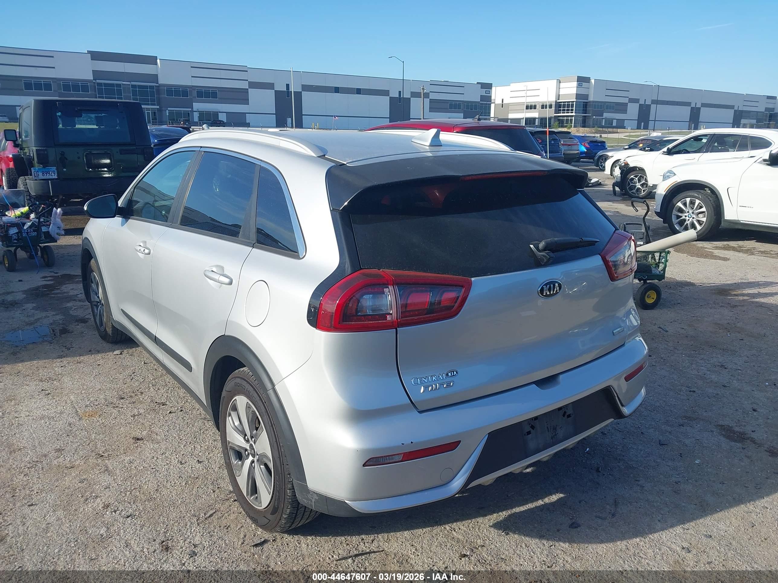 KIA NIRO image 3