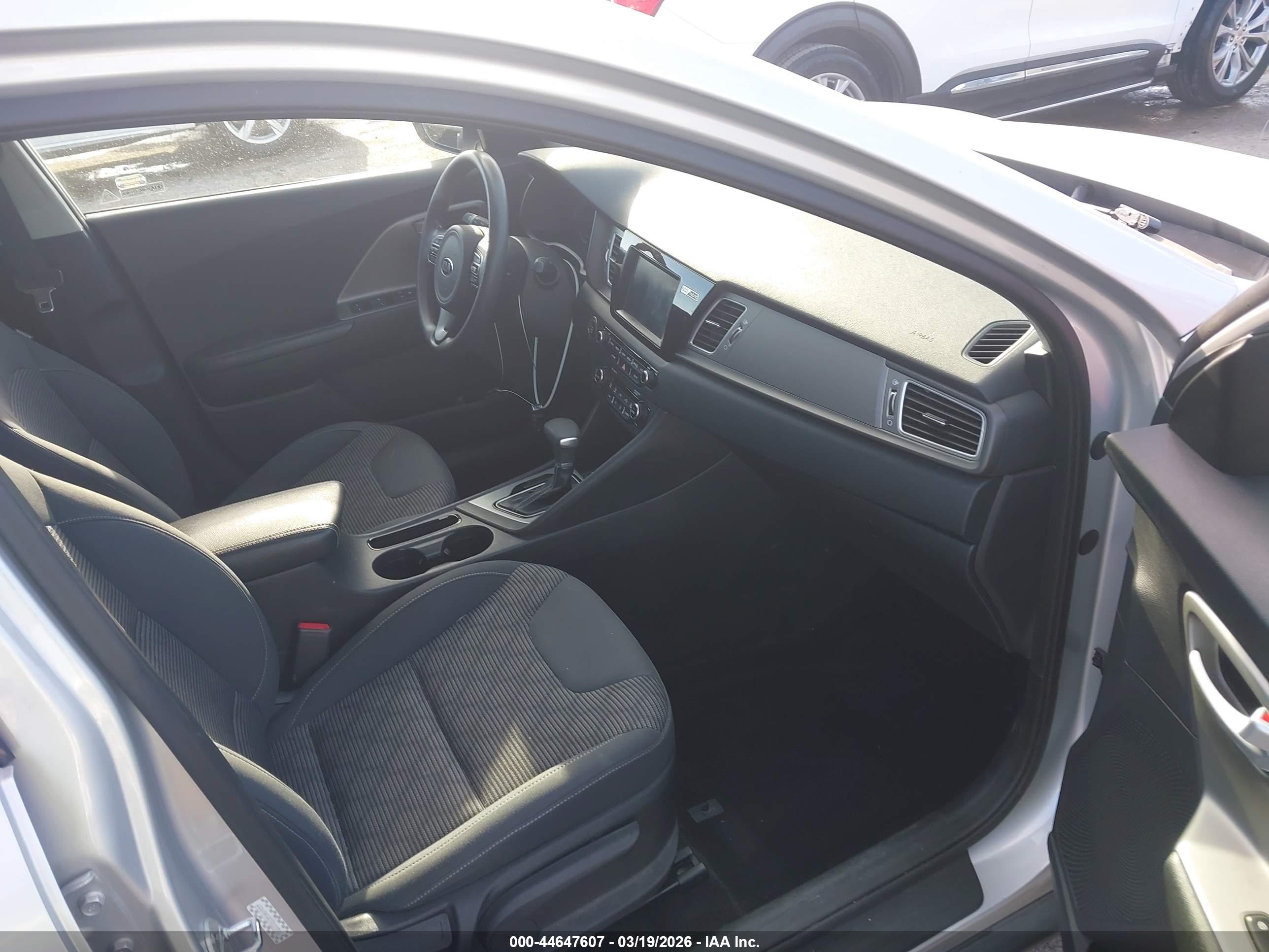 KIA NIRO image 5