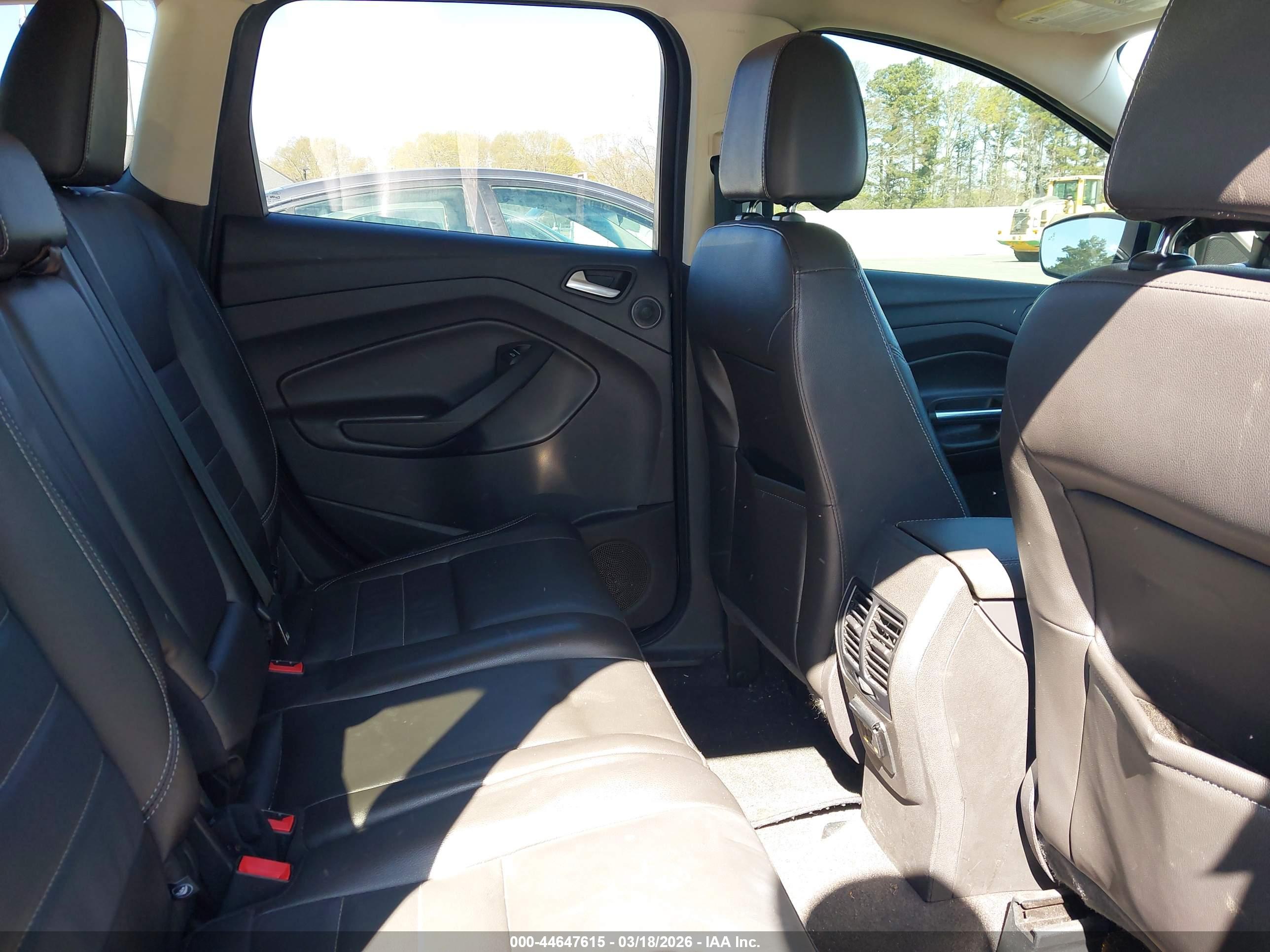 FORD ESCAPE image 8