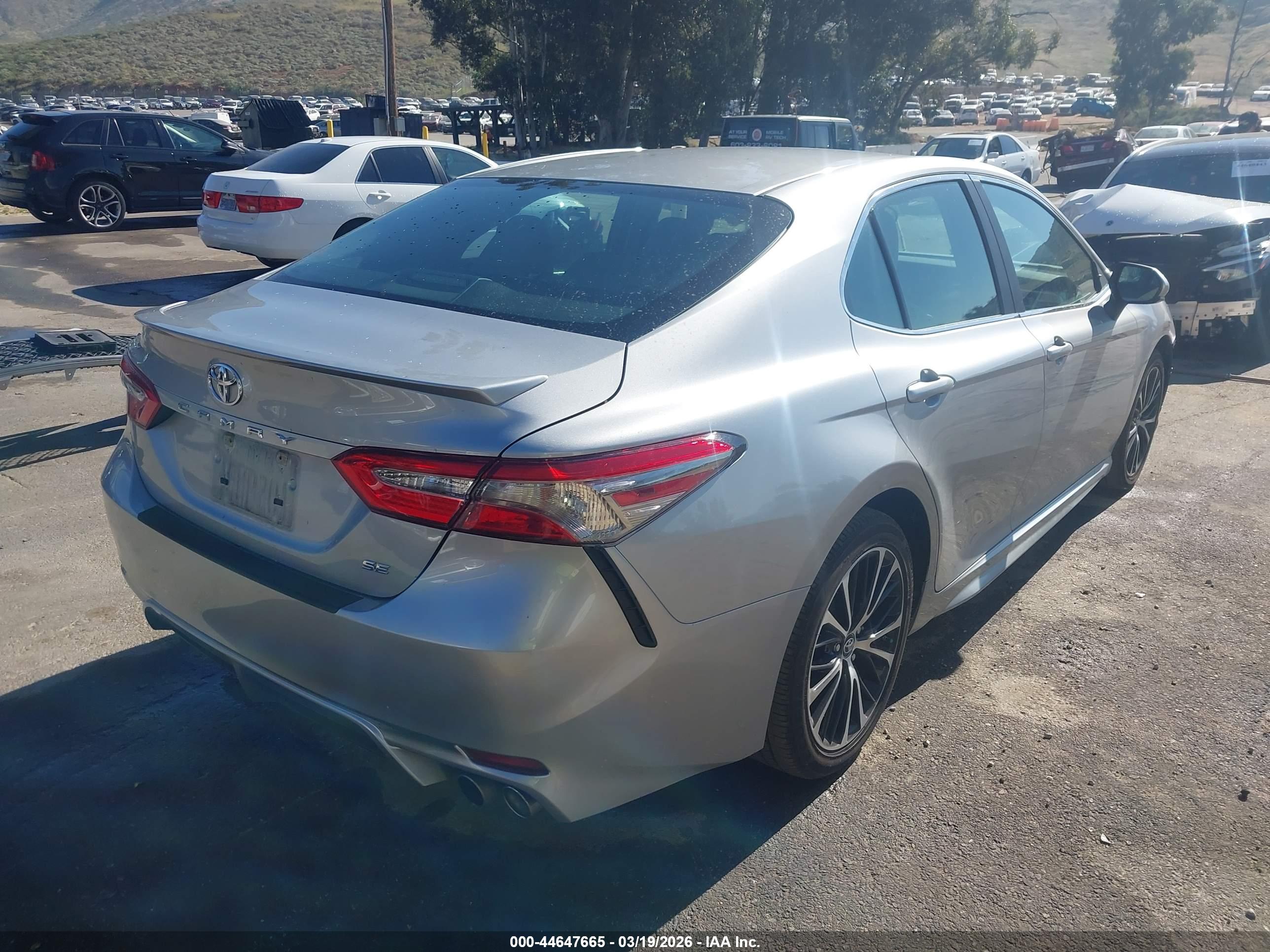 TOYOTA CAMRY image 4
