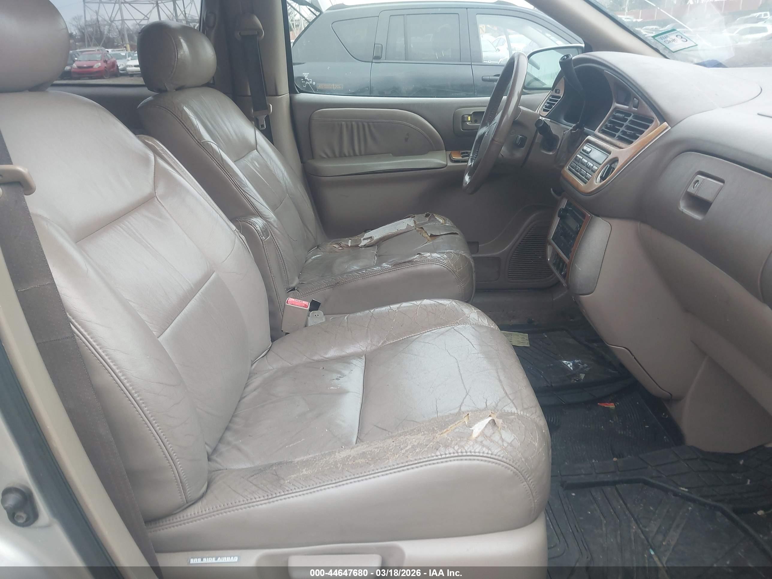 TOYOTA SIENNA image 5