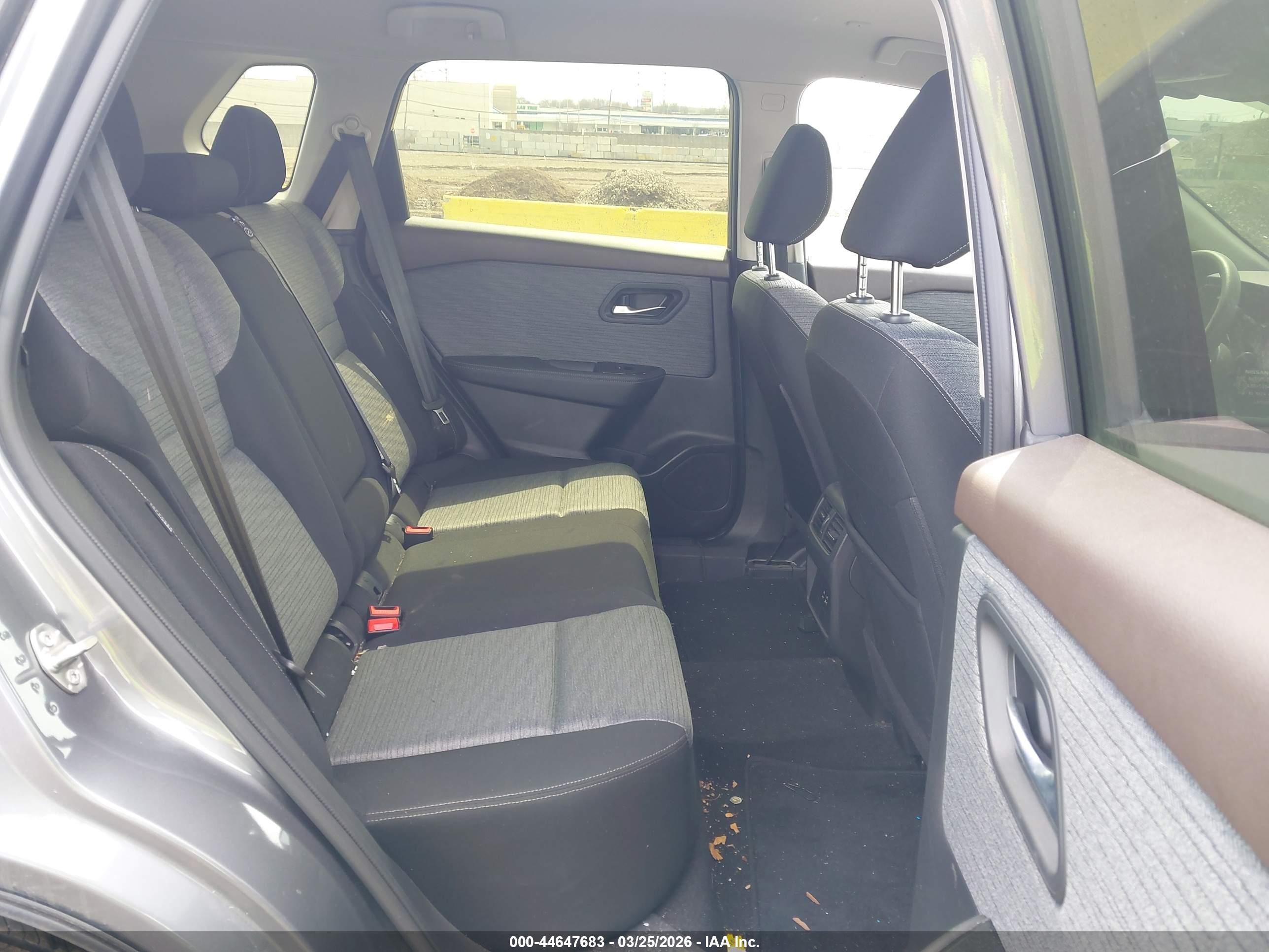 NISSAN ROGUE image 8