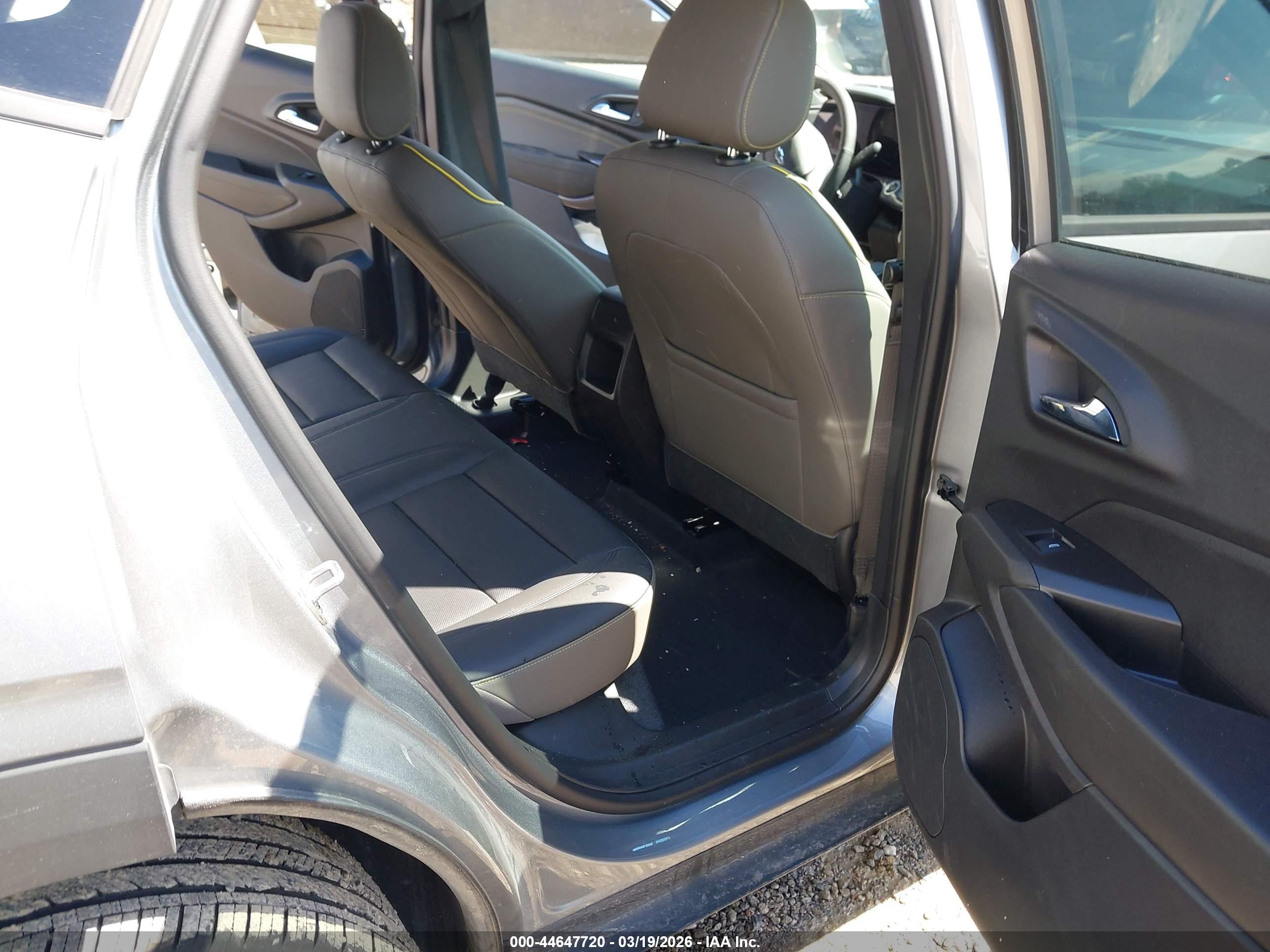 CHEVROLET TRAX image 8