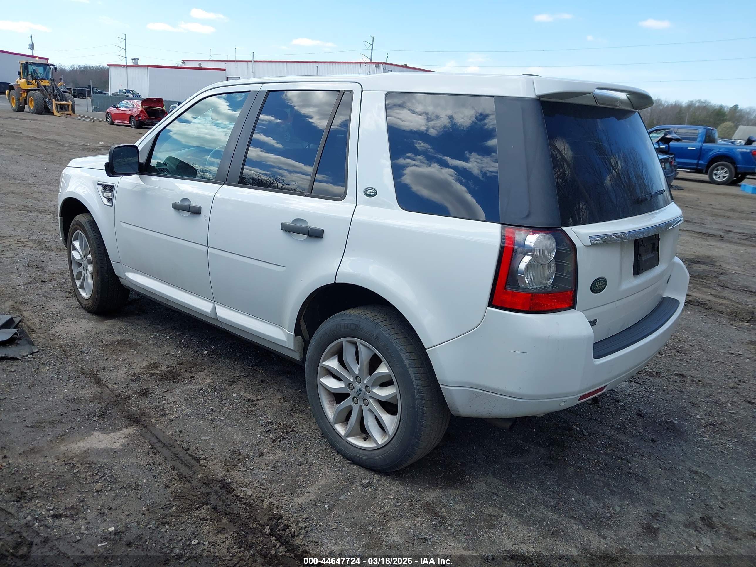 LAND ROVER image 3
