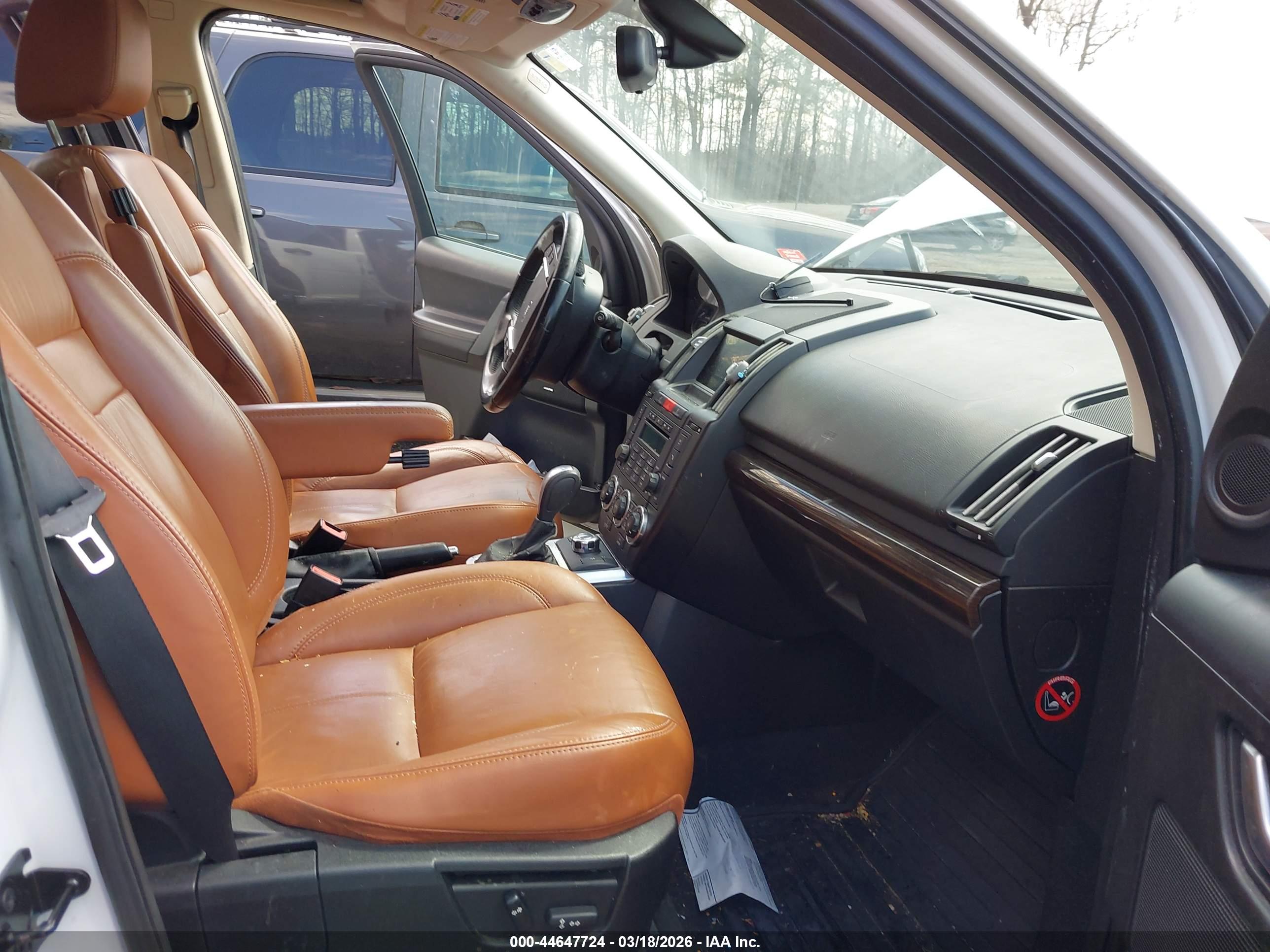 LAND ROVER image 5