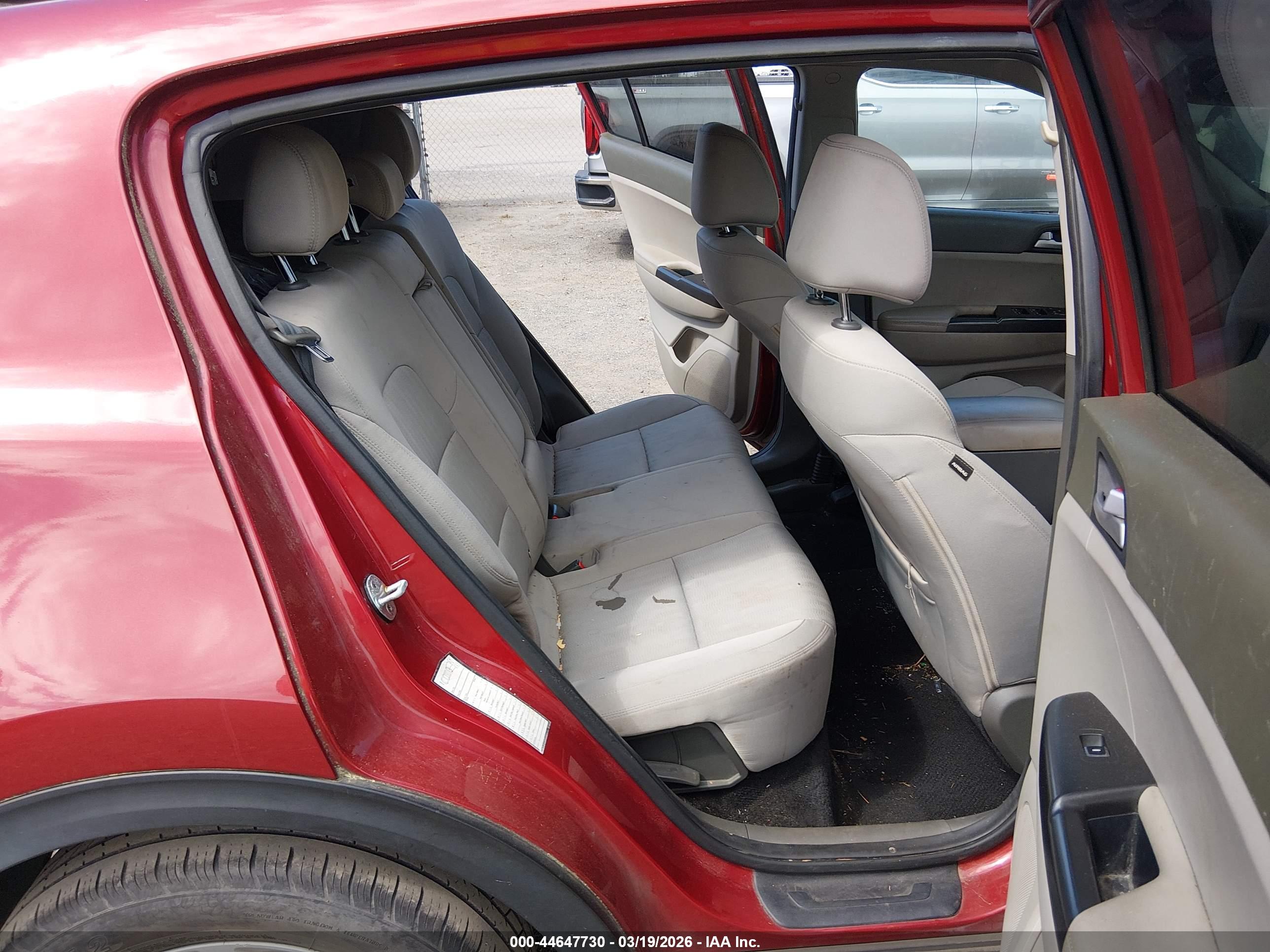 KIA SPORTAGE image 8