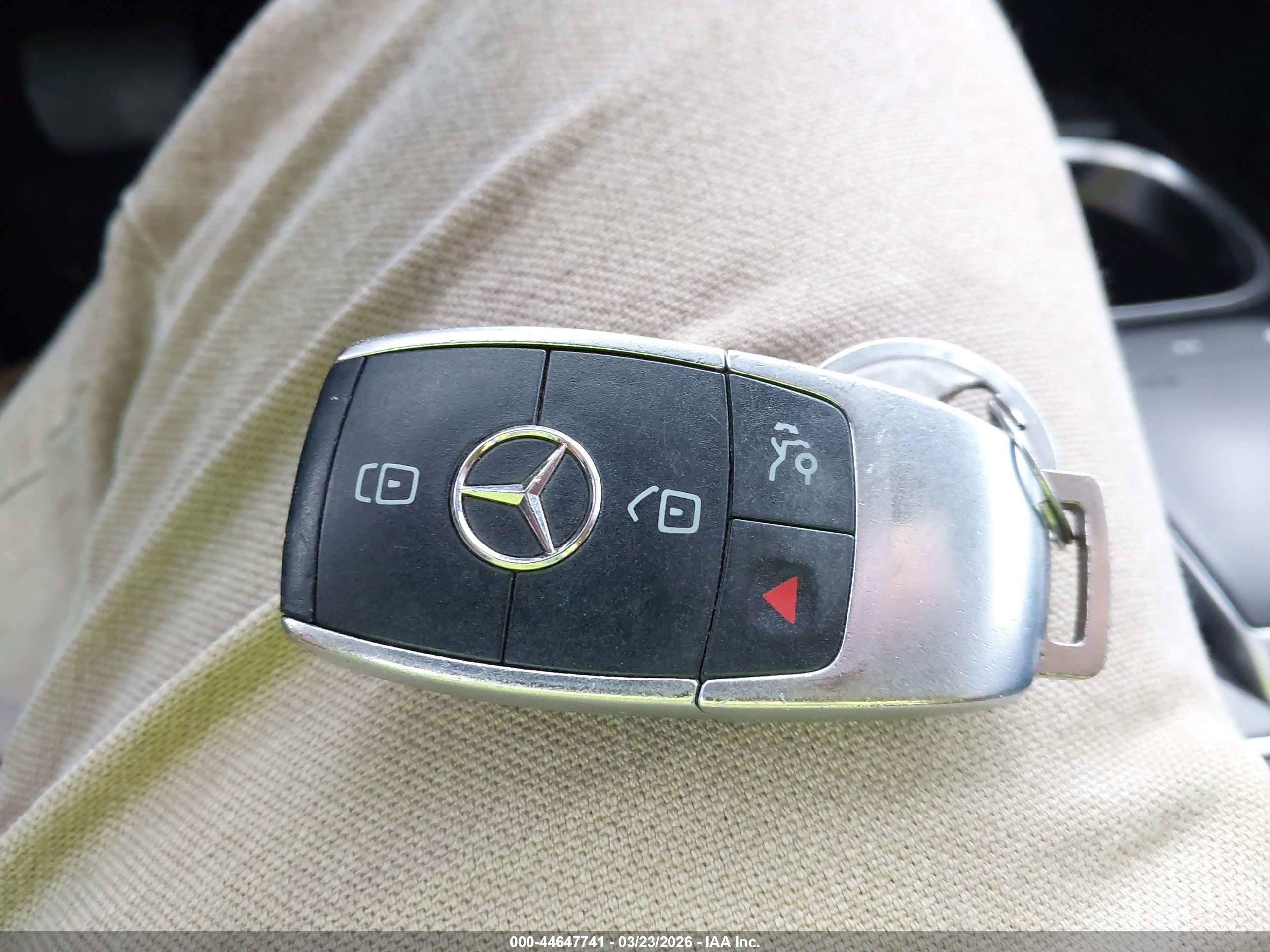 MERCEDES-BENZ A image 11