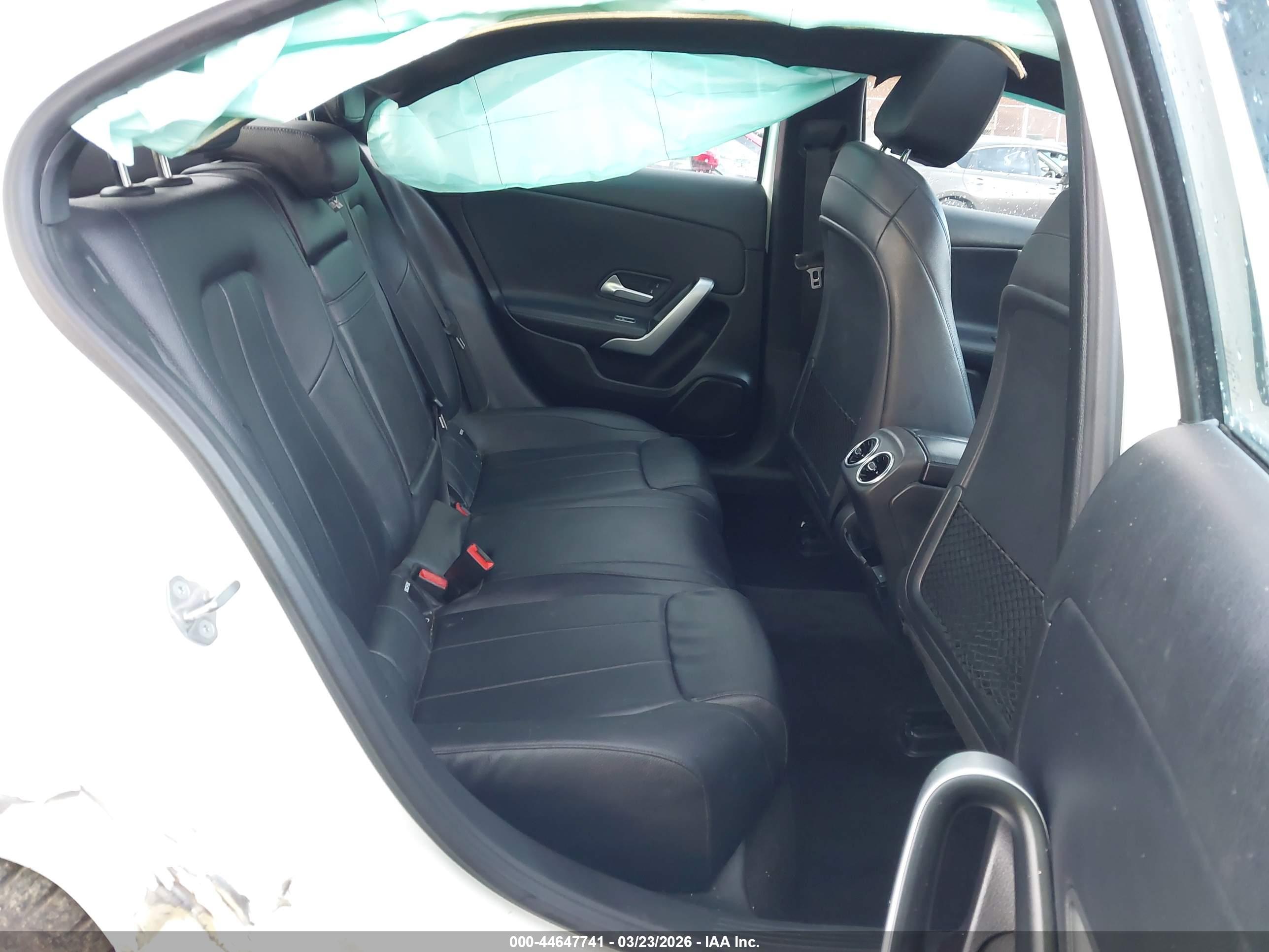 MERCEDES-BENZ A image 8