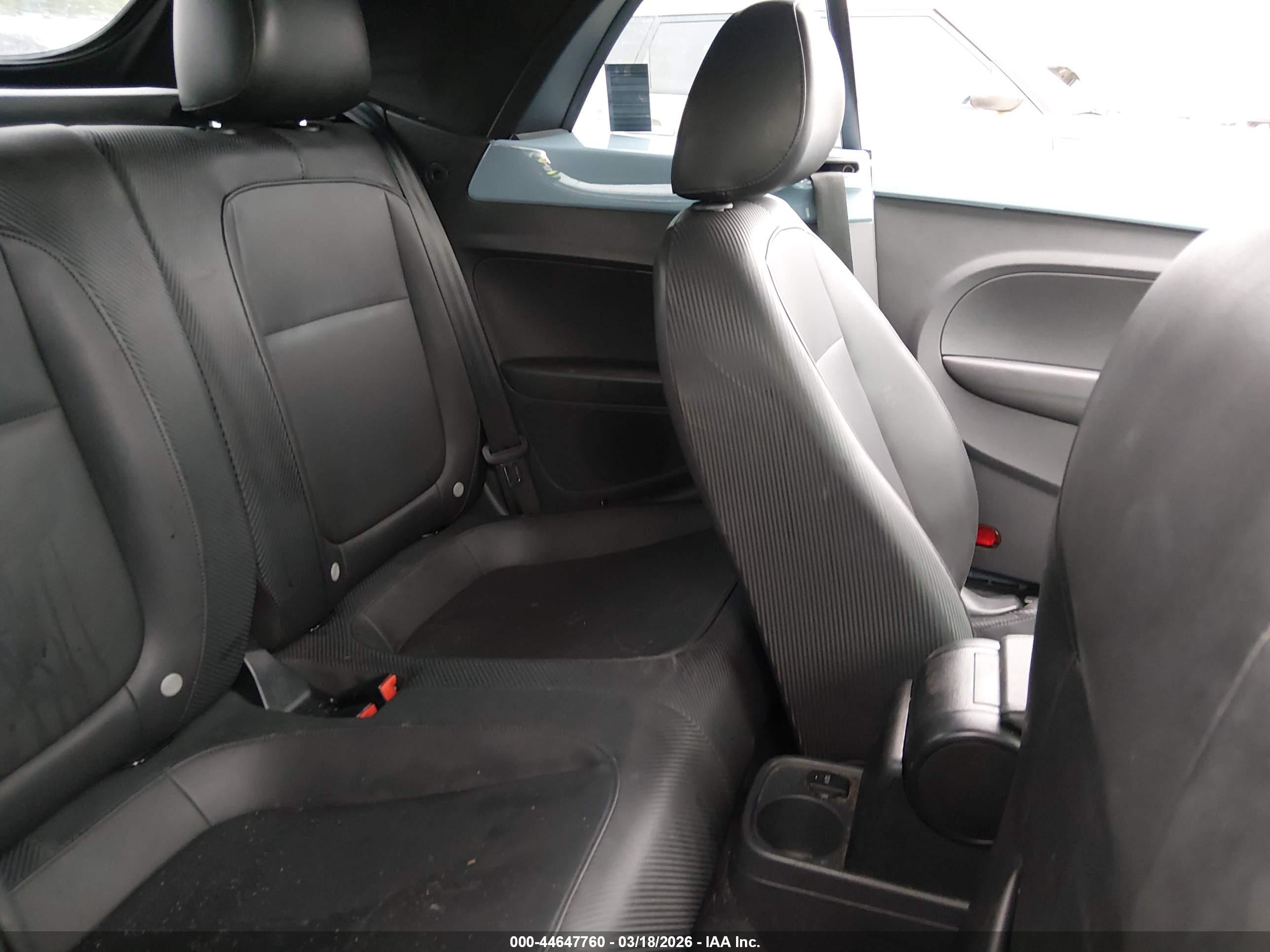 VOLKSWAGEN BEETLE image 8