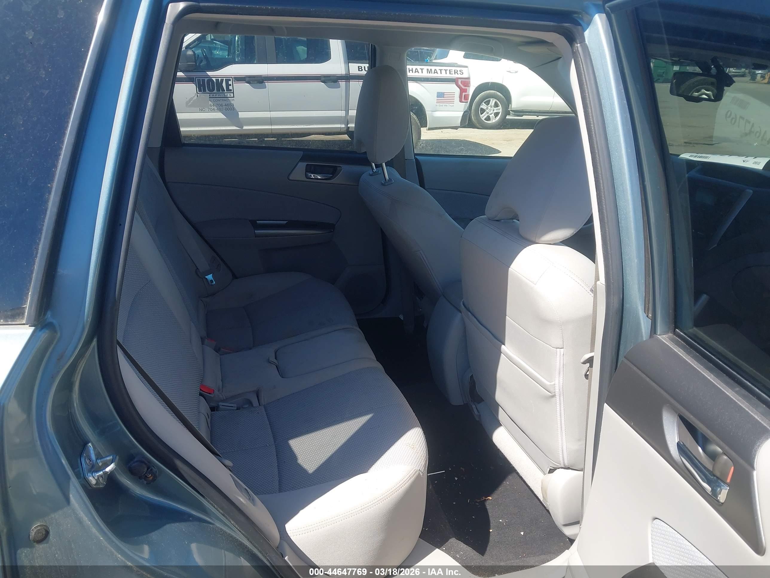 SUBARU FORESTER image 8