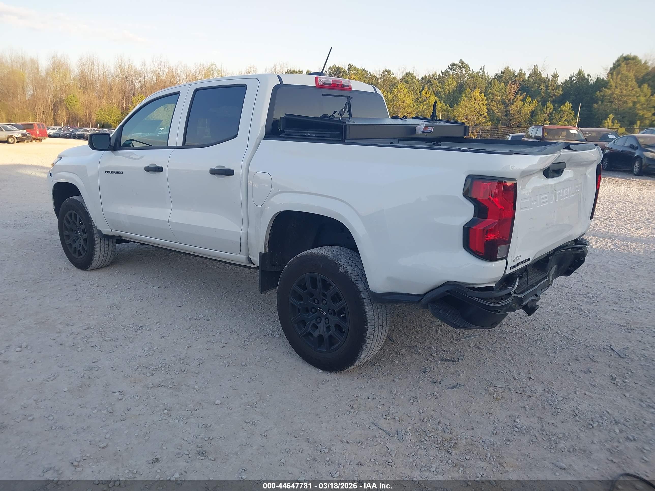 CHEVROLET COLORADO image 3