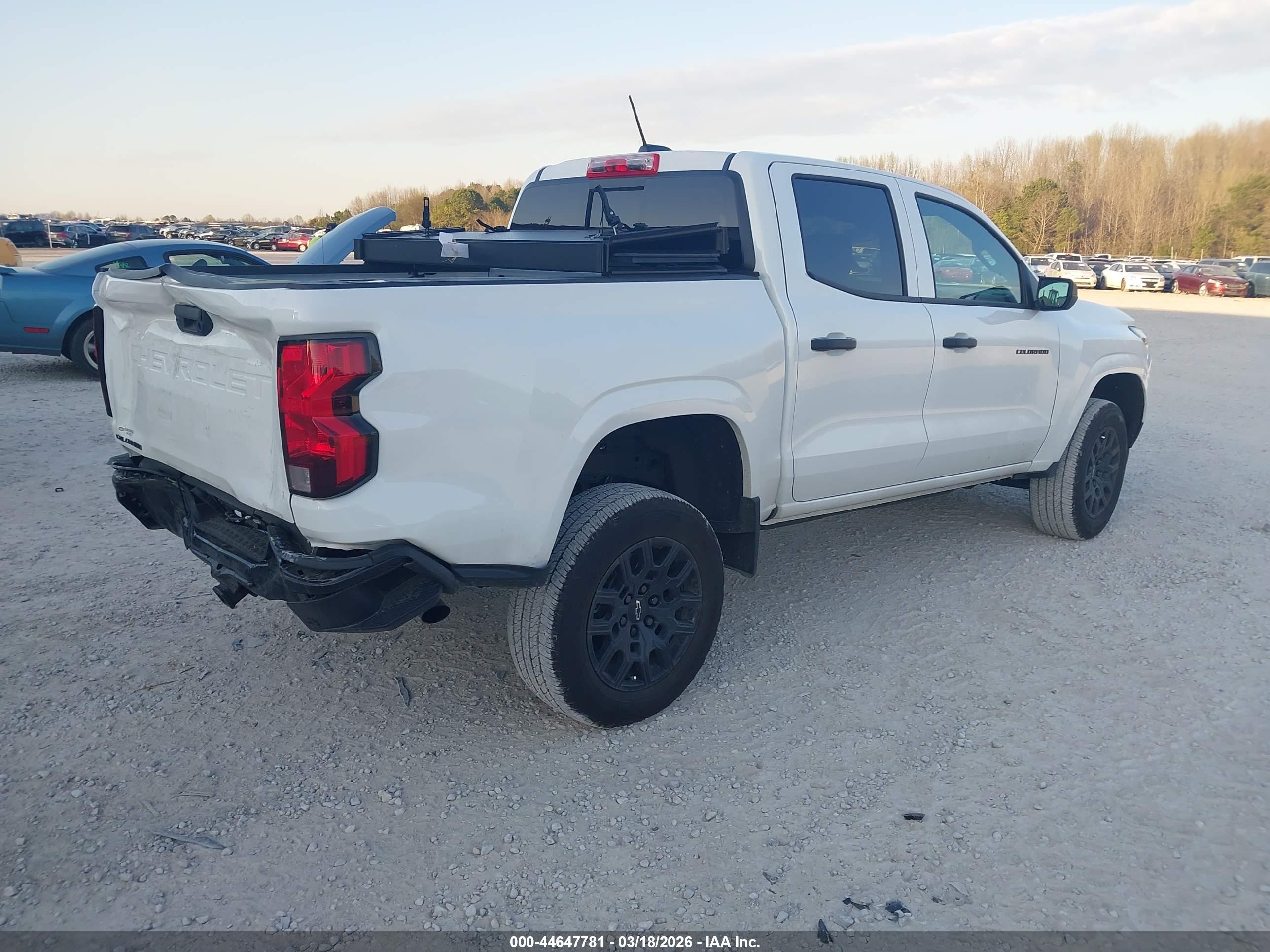 CHEVROLET COLORADO image 4
