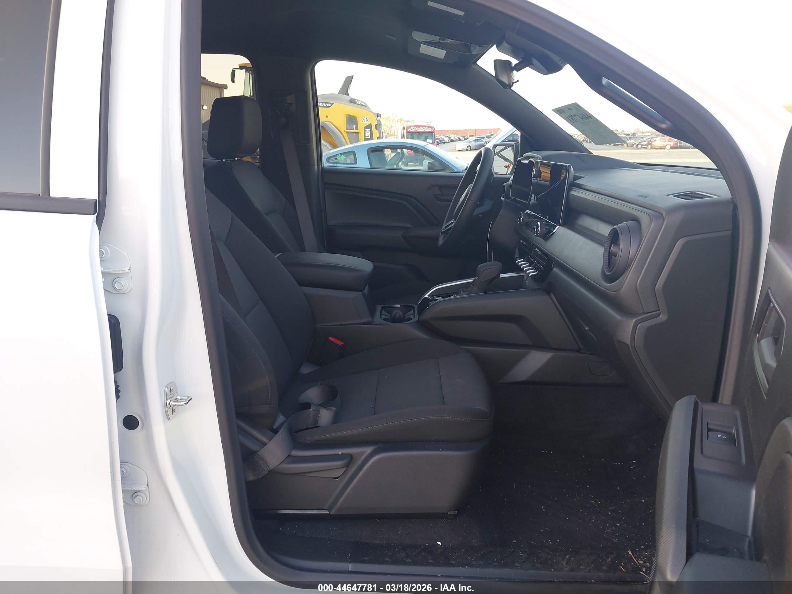CHEVROLET COLORADO image 5