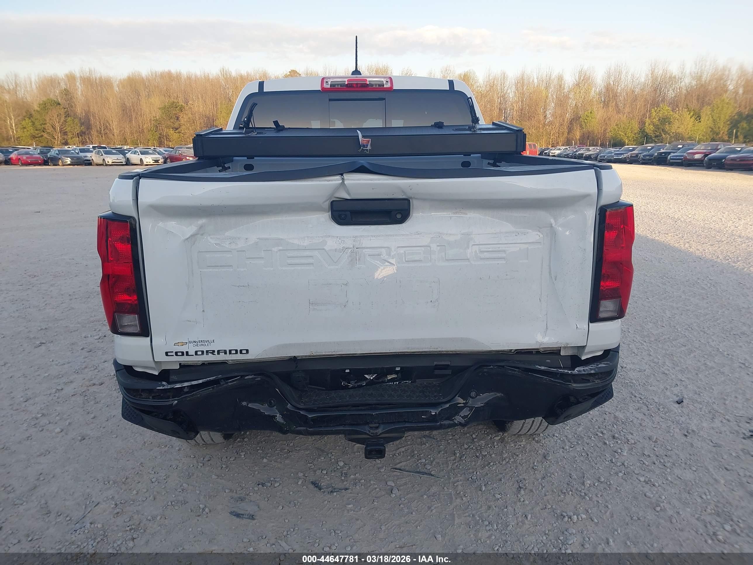 CHEVROLET COLORADO image 6