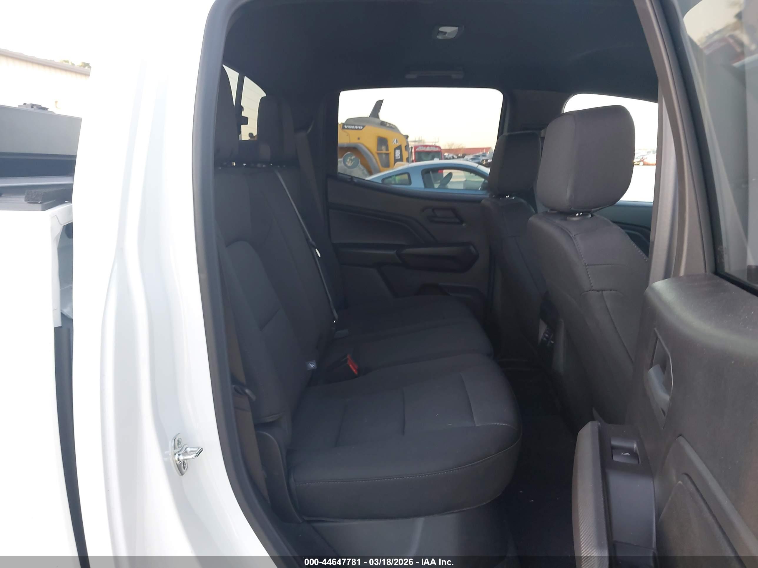 CHEVROLET COLORADO image 8