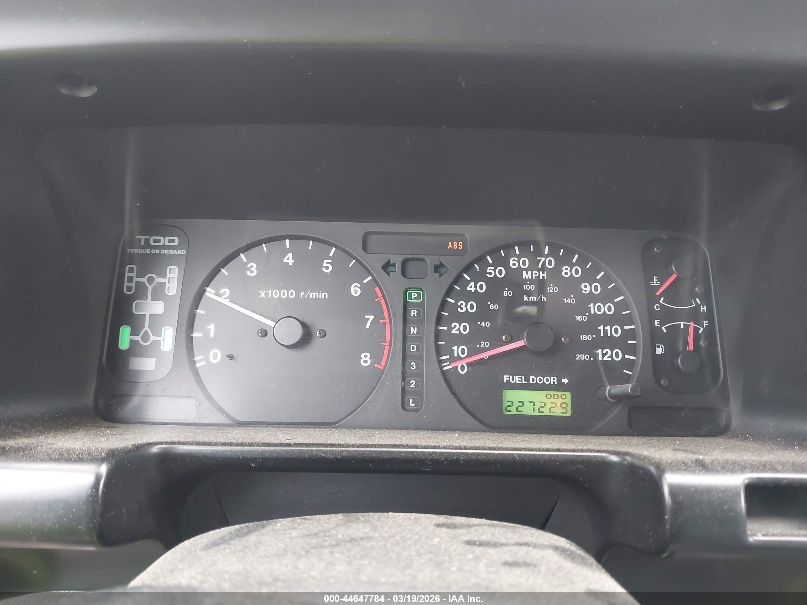 ISUZU TROOPER image 7