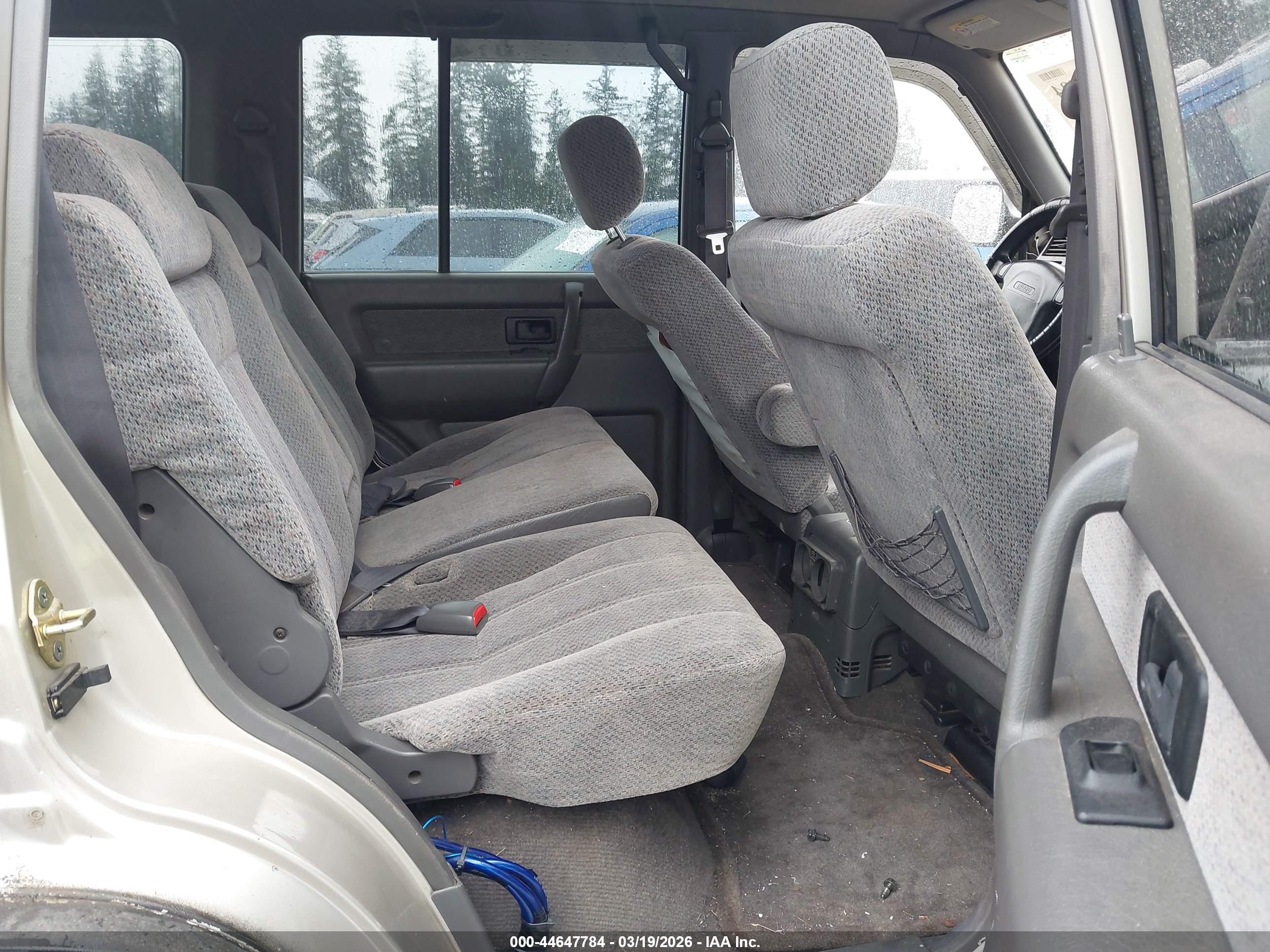 ISUZU TROOPER image 8