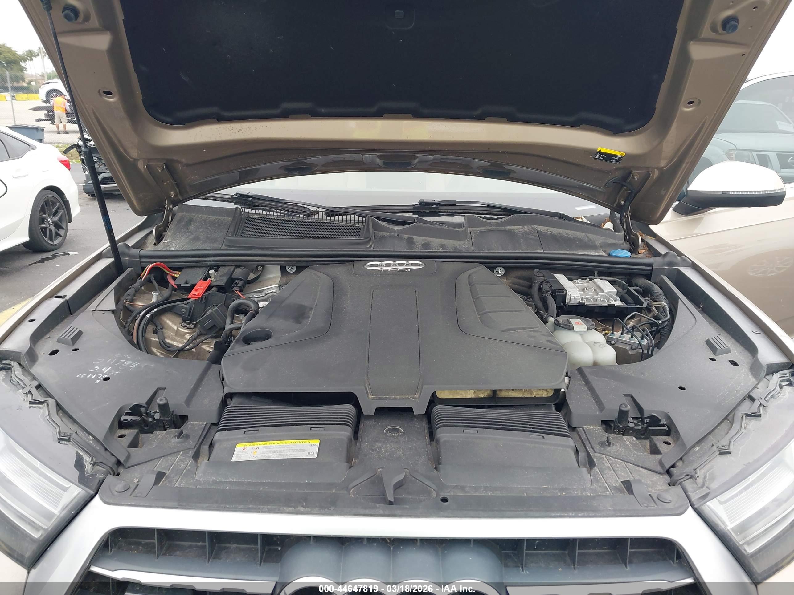AUDI Q7 image 10