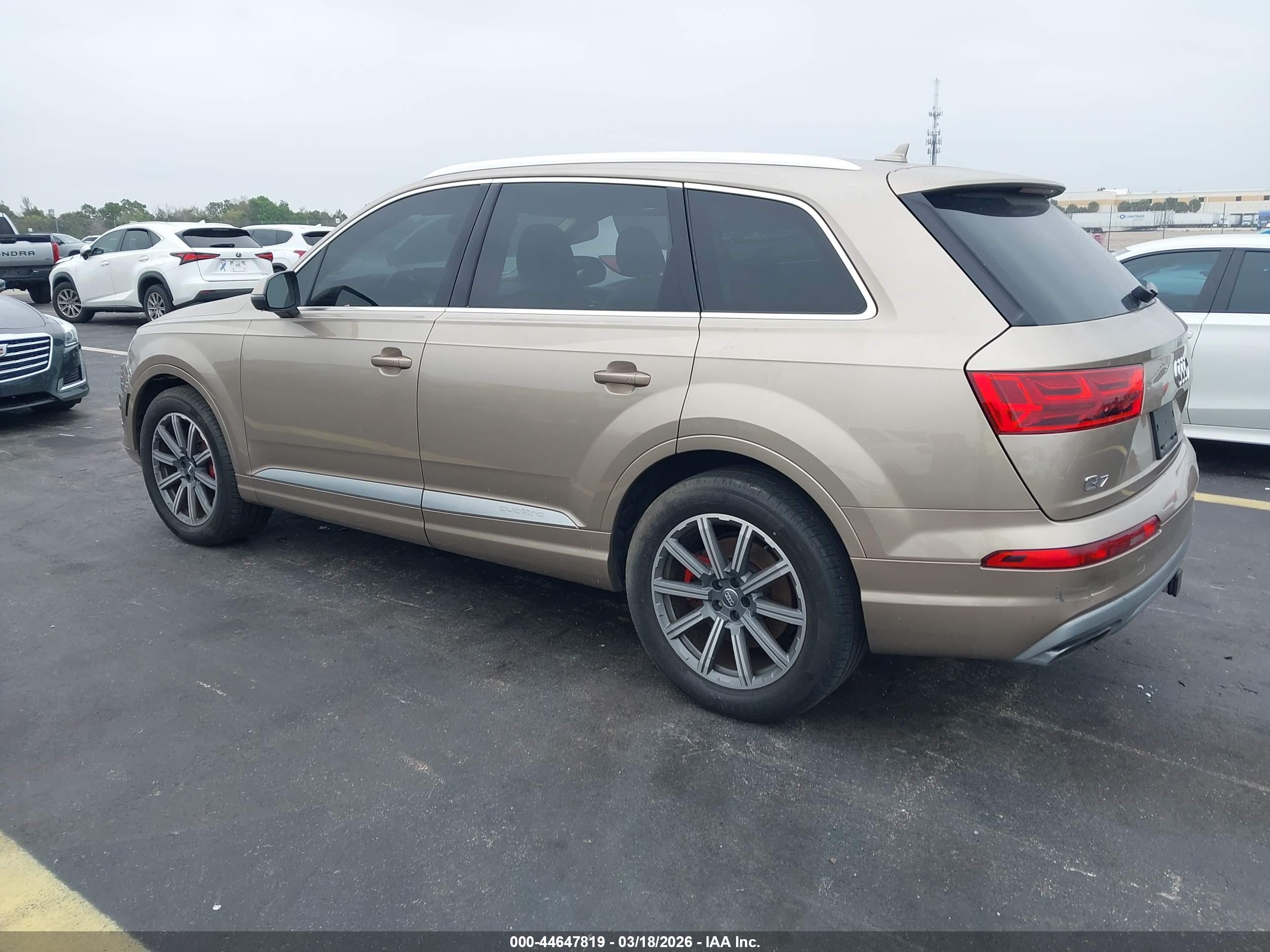 AUDI Q7 image 3