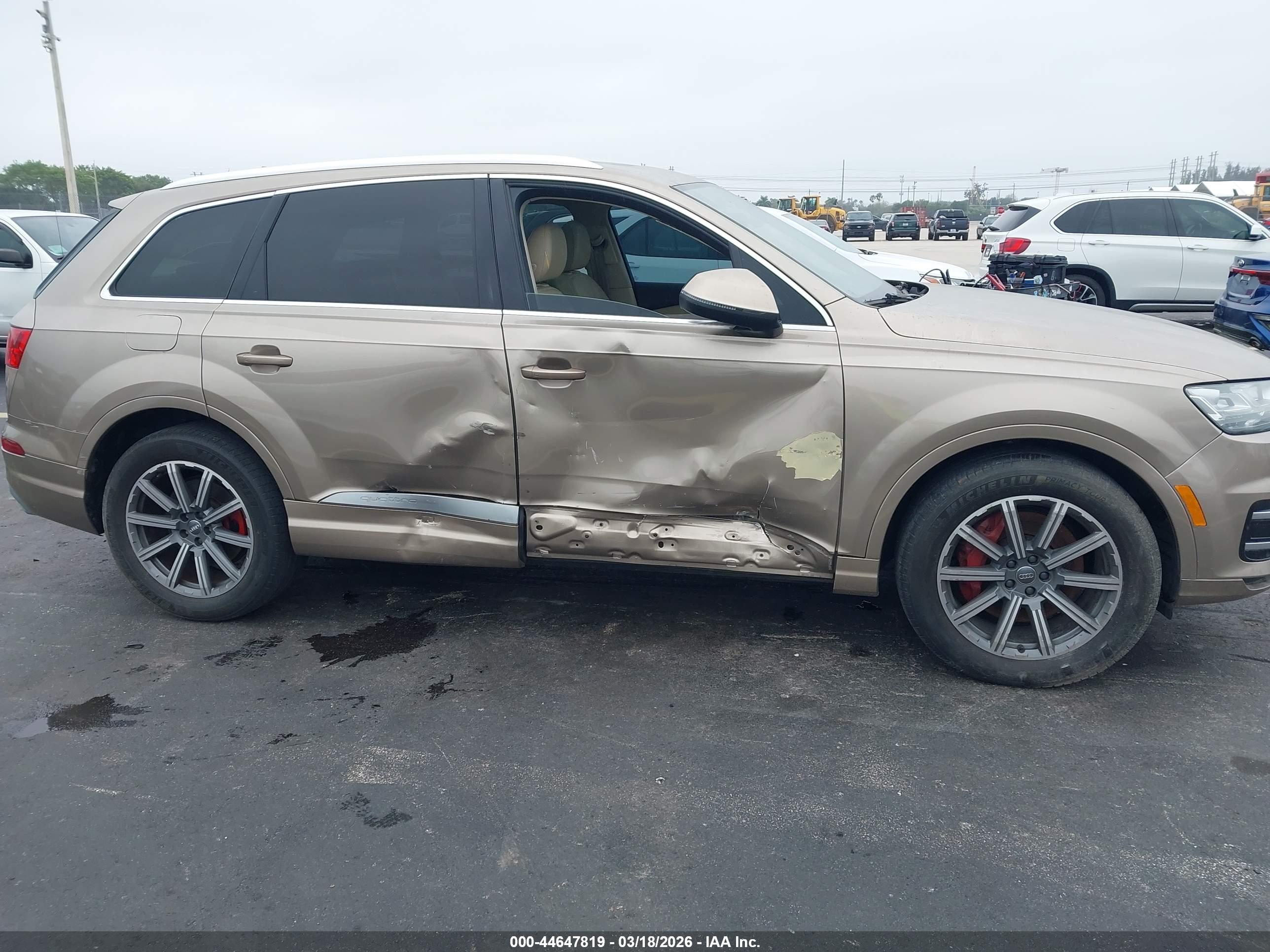 AUDI Q7 image 6