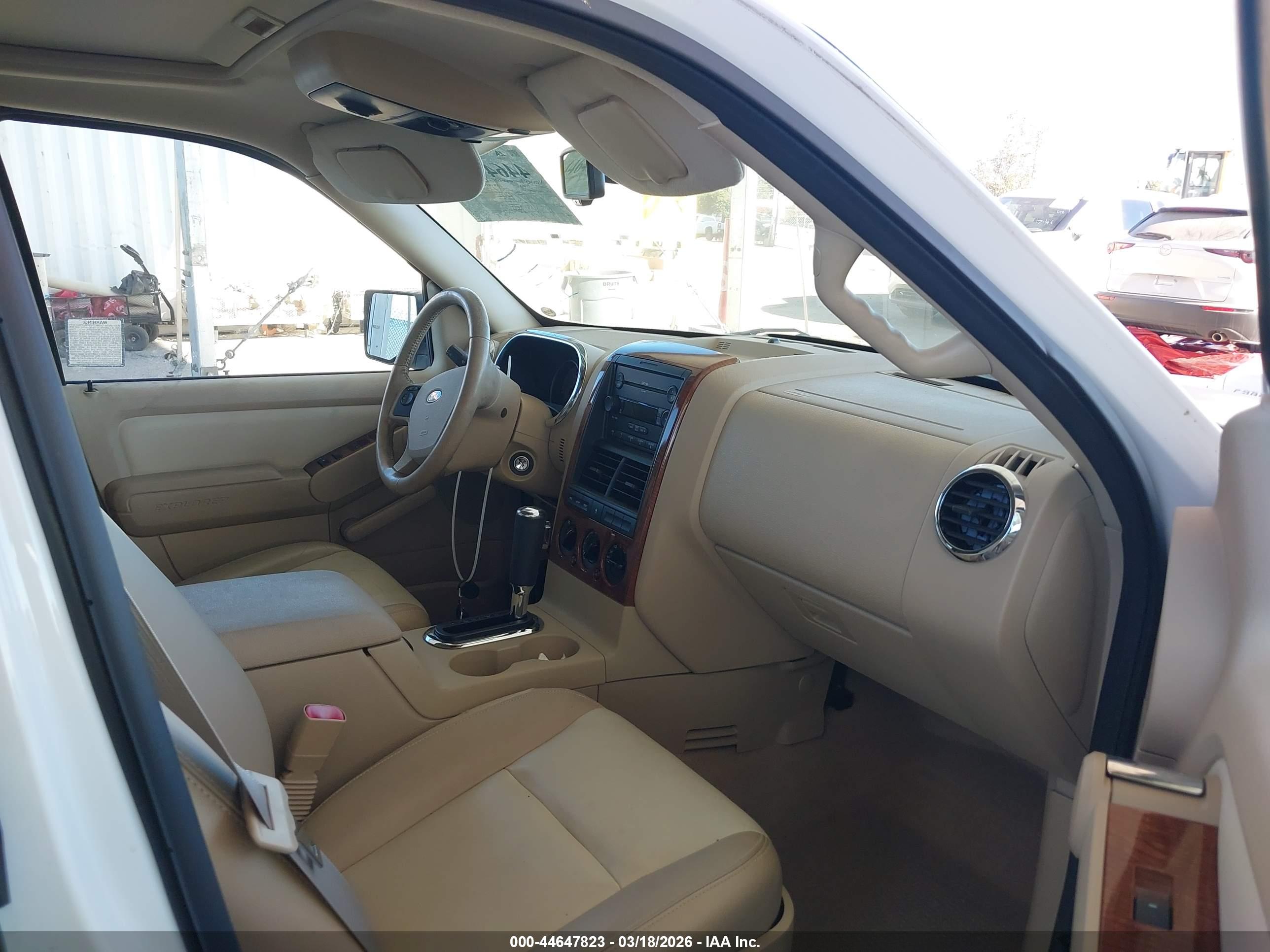 FORD EXPLORER image 5
