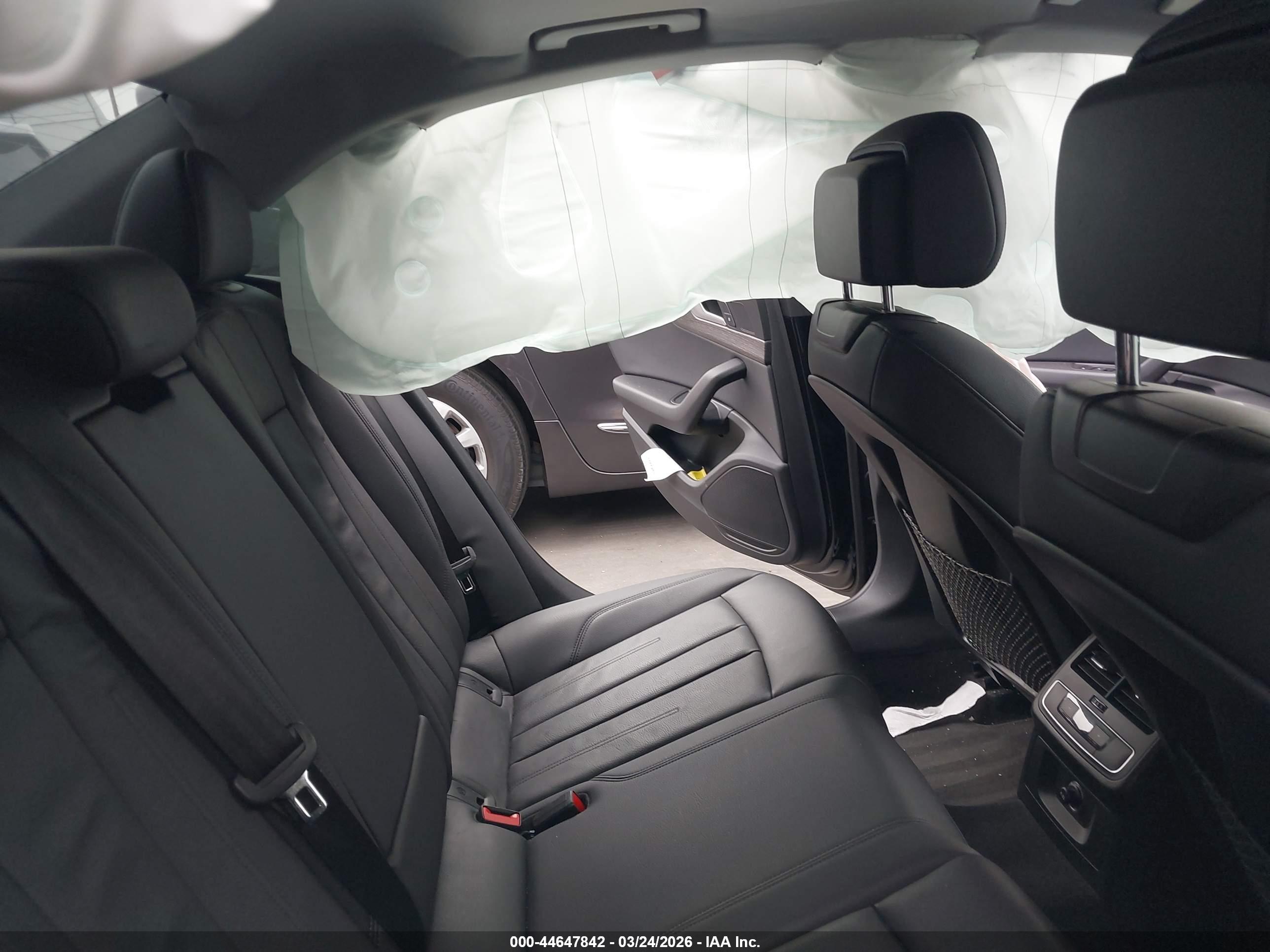 AUDI A4 image 8