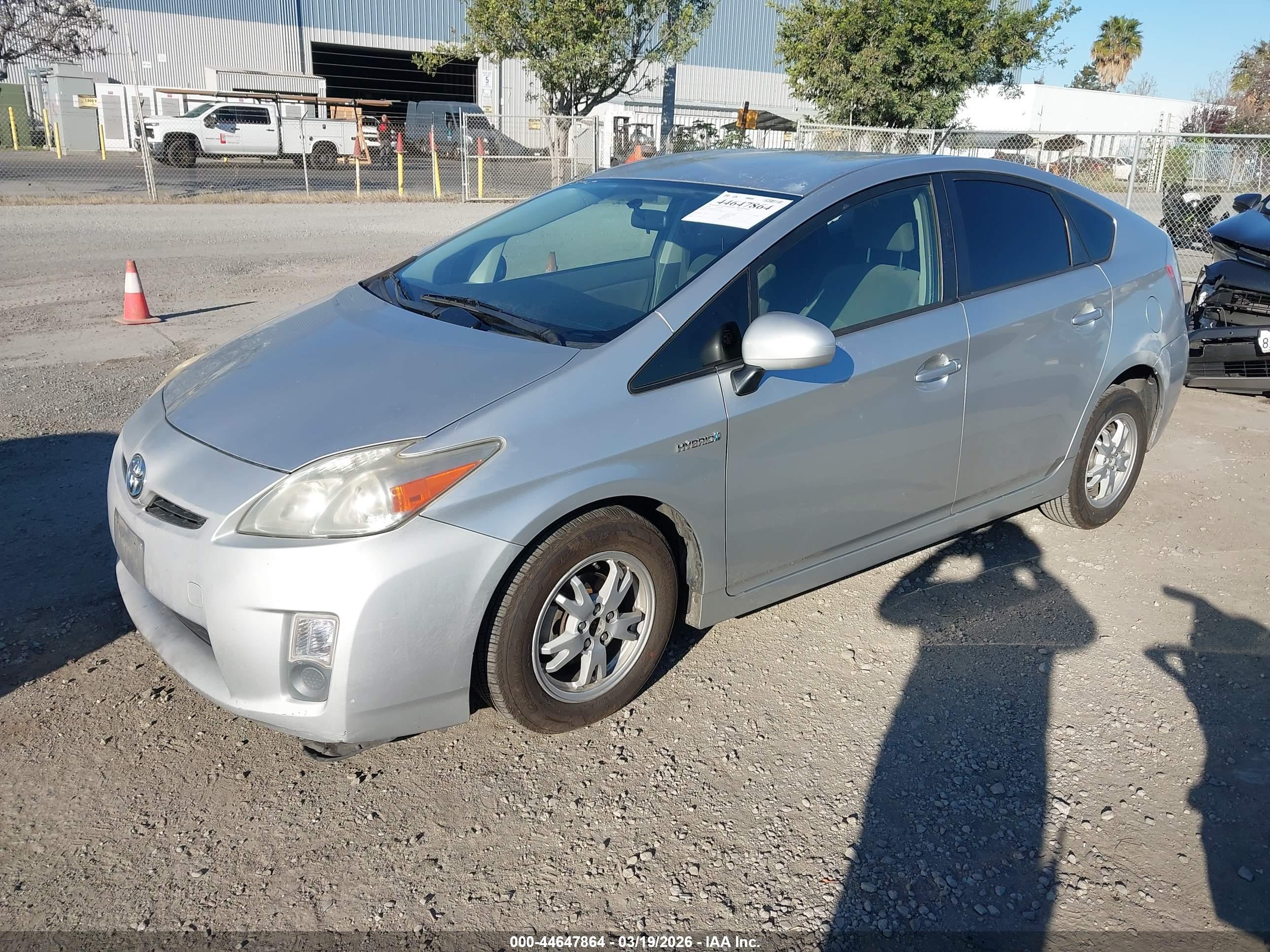 TOYOTA PRIUS image 2