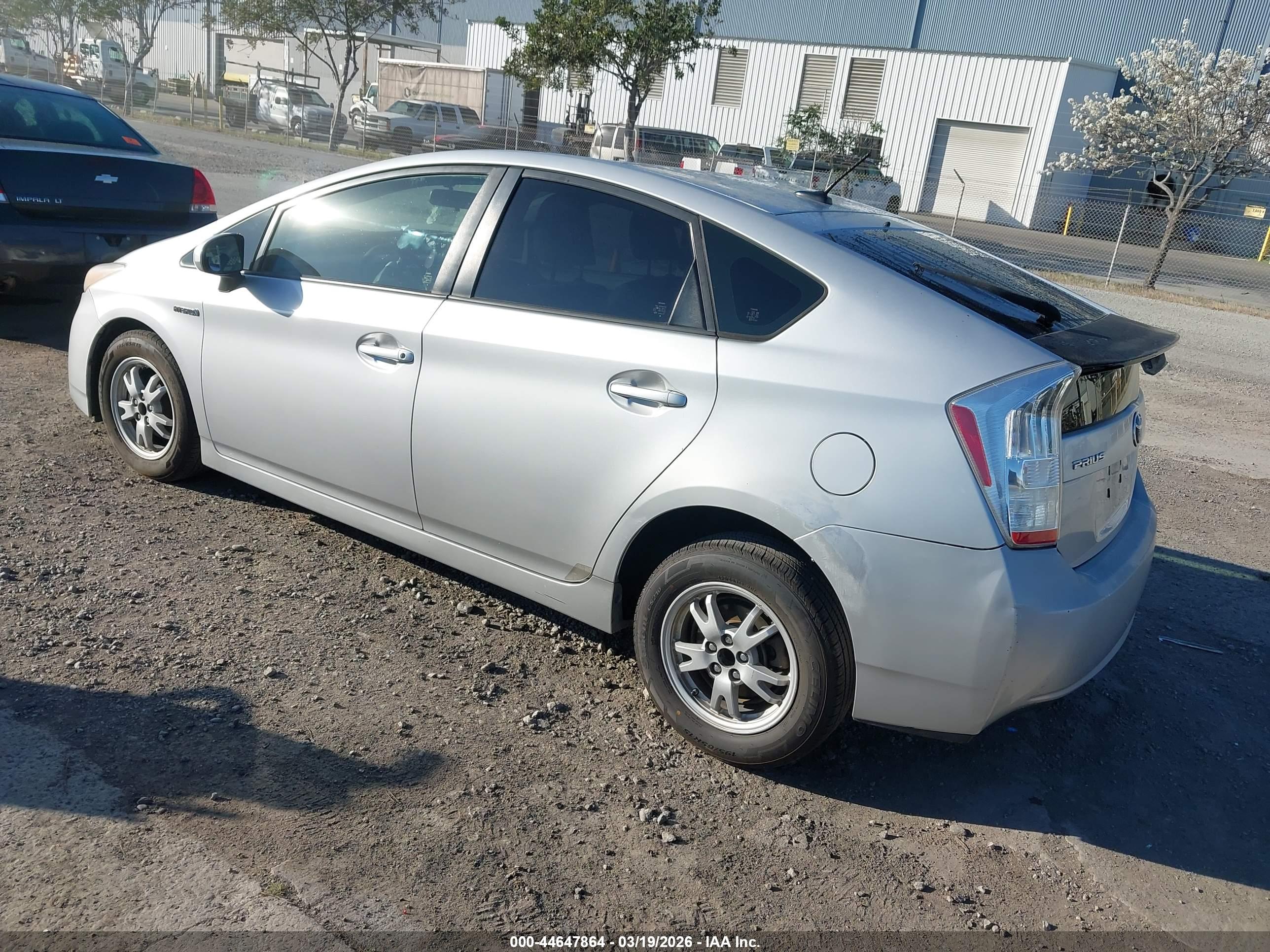 TOYOTA PRIUS image 3