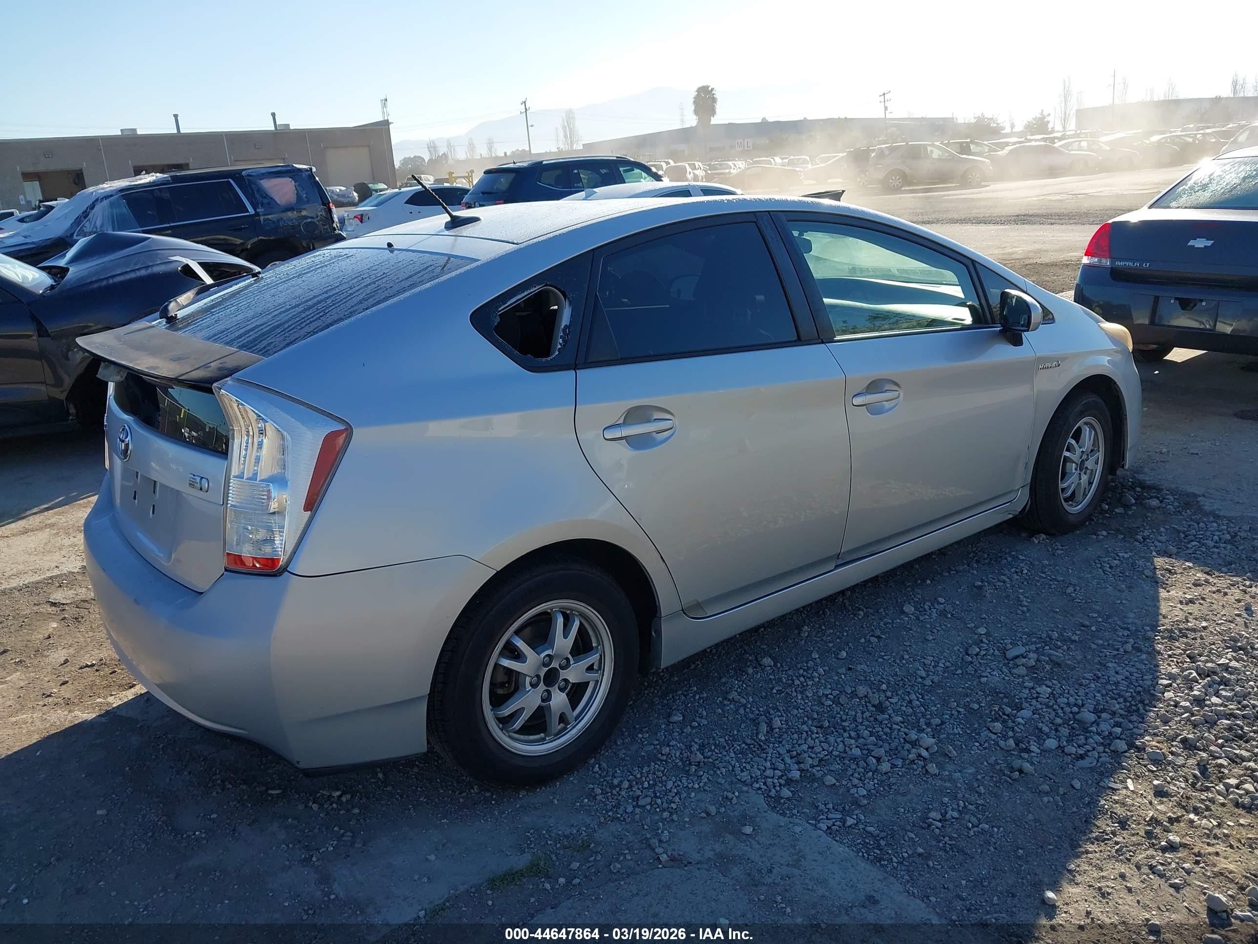 TOYOTA PRIUS image 4