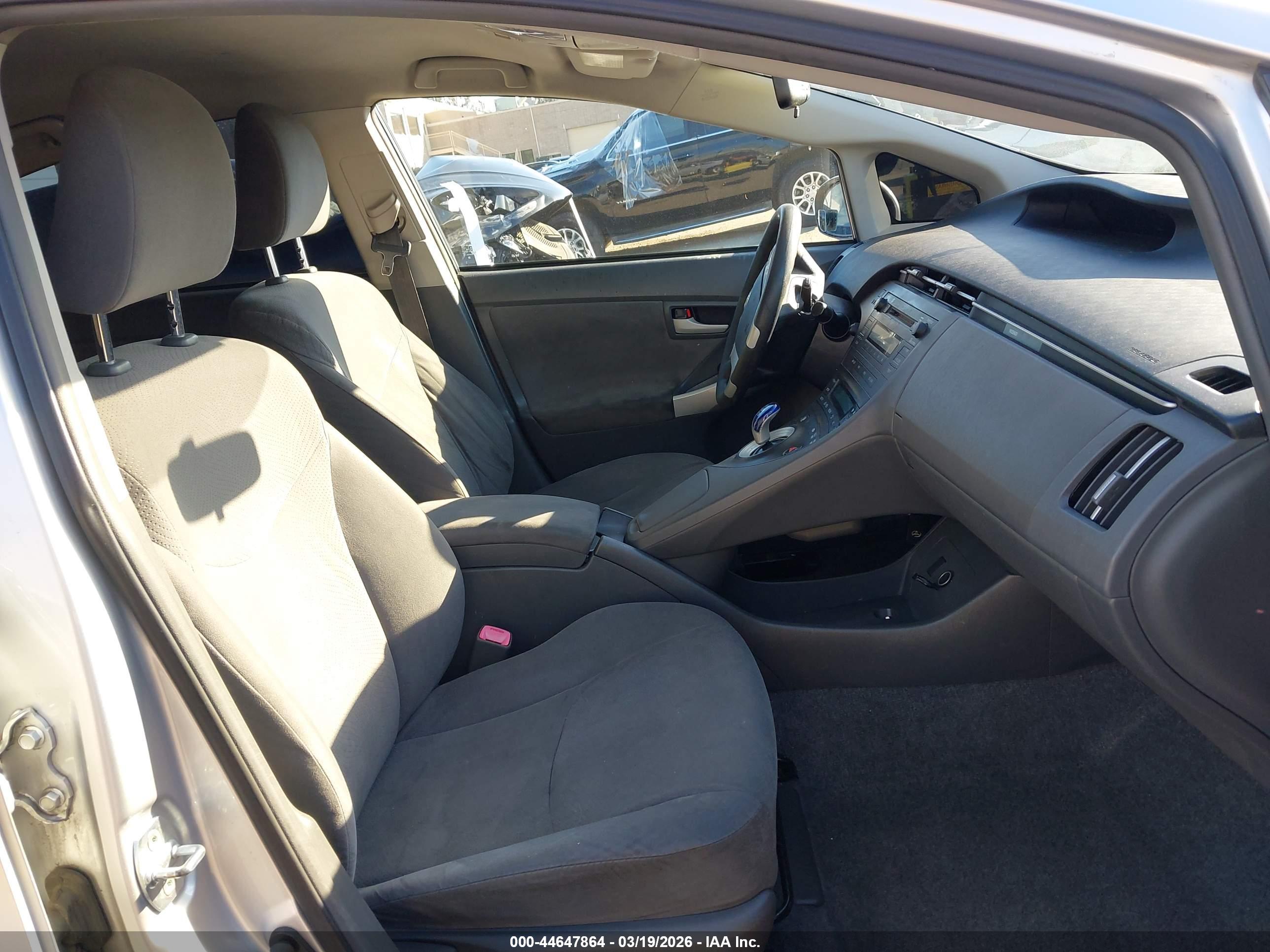 TOYOTA PRIUS image 5